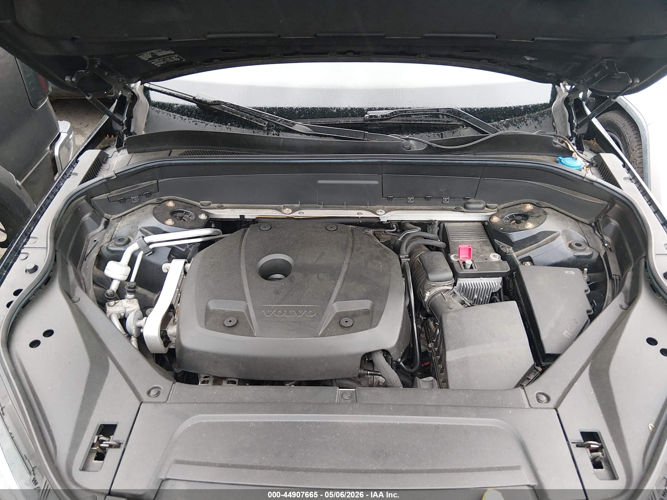 VOLVO XC90 image 10