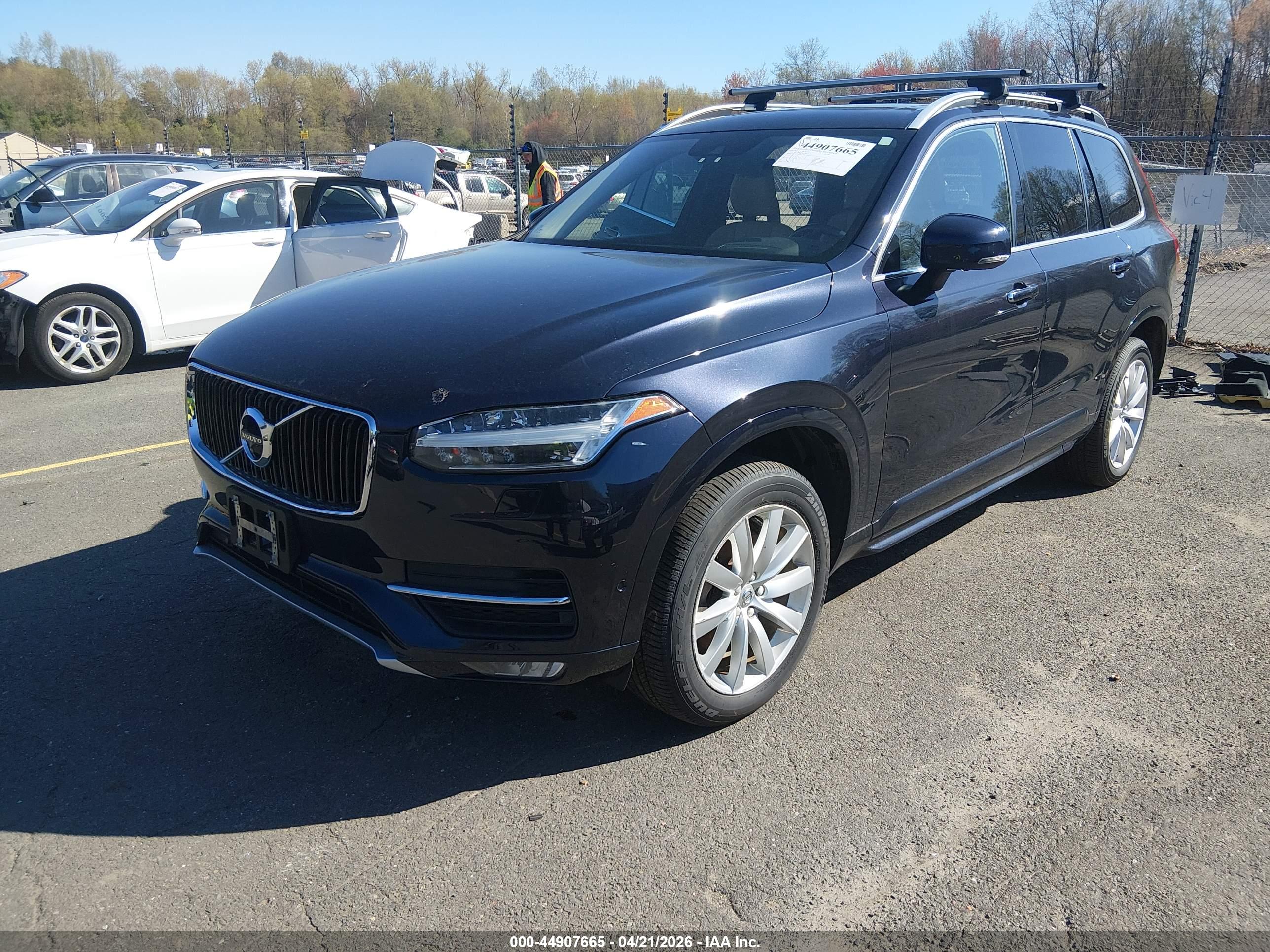 VOLVO XC90 image 2