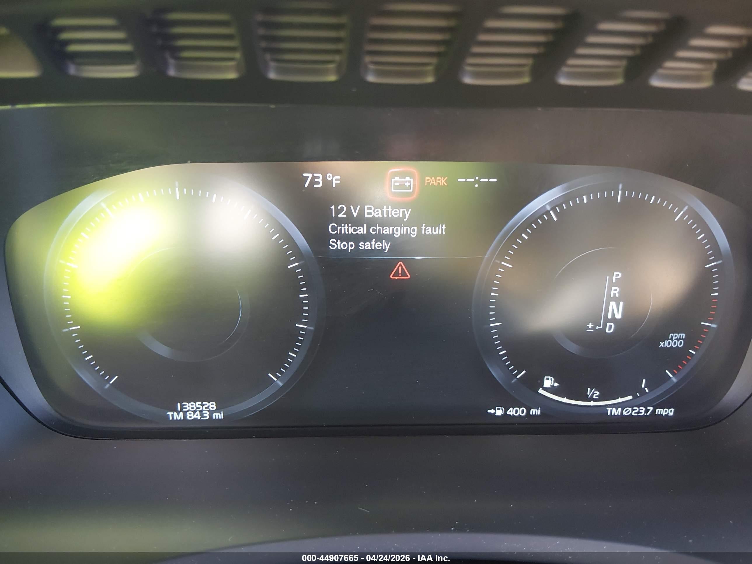 VOLVO XC90 image 7
