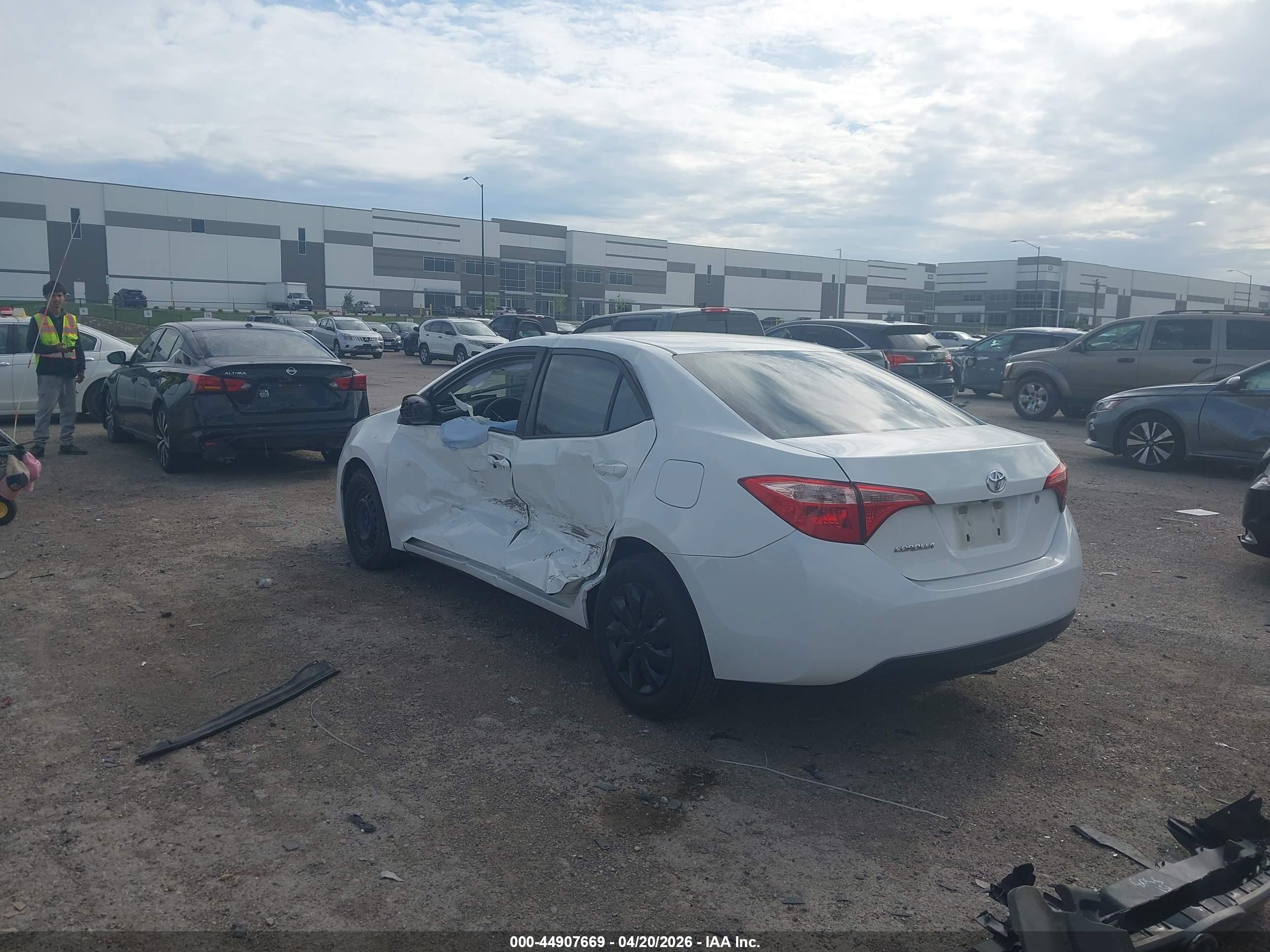 TOYOTA COROLLA image 3
