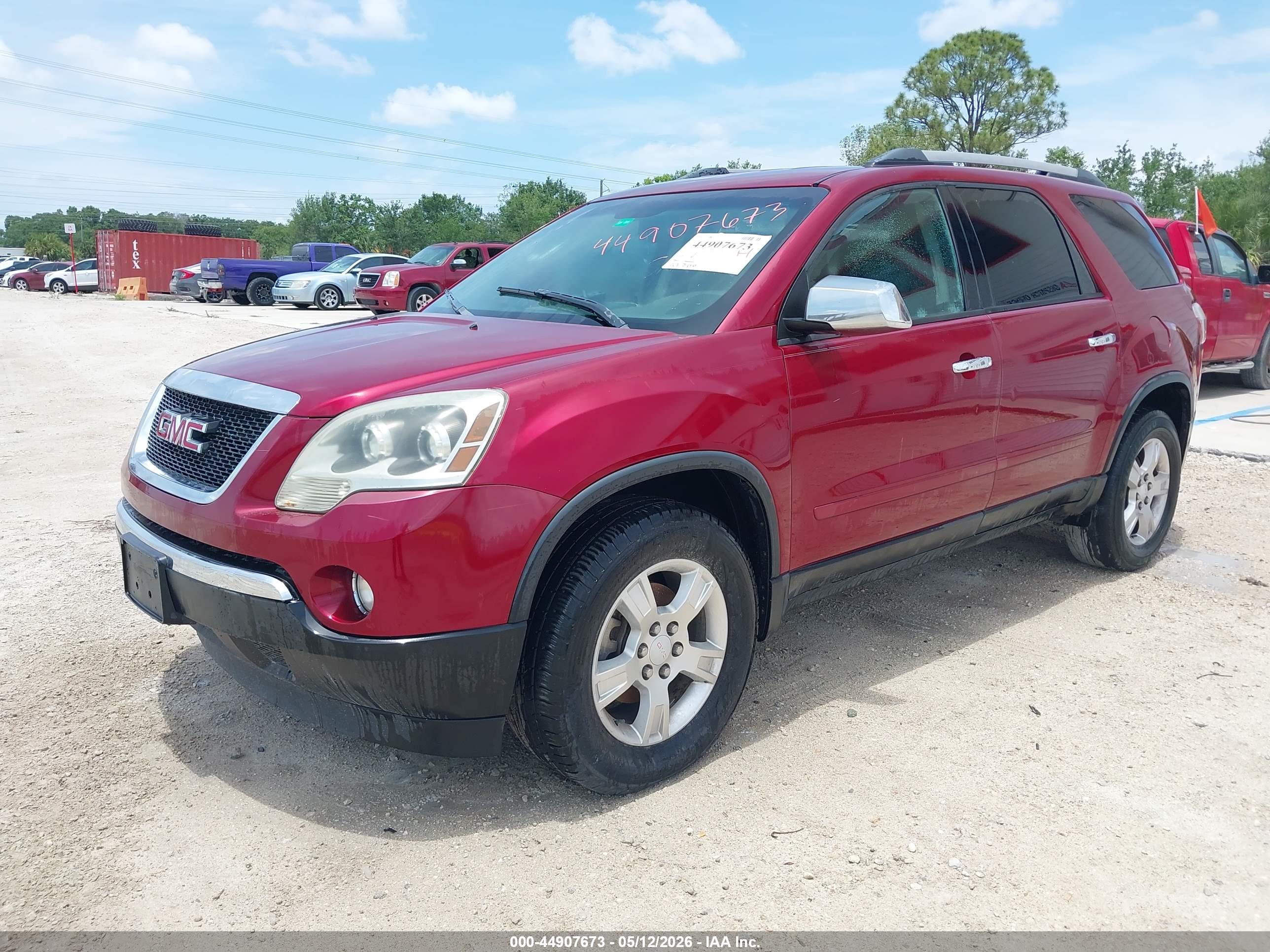 GMC ACADIA image 2