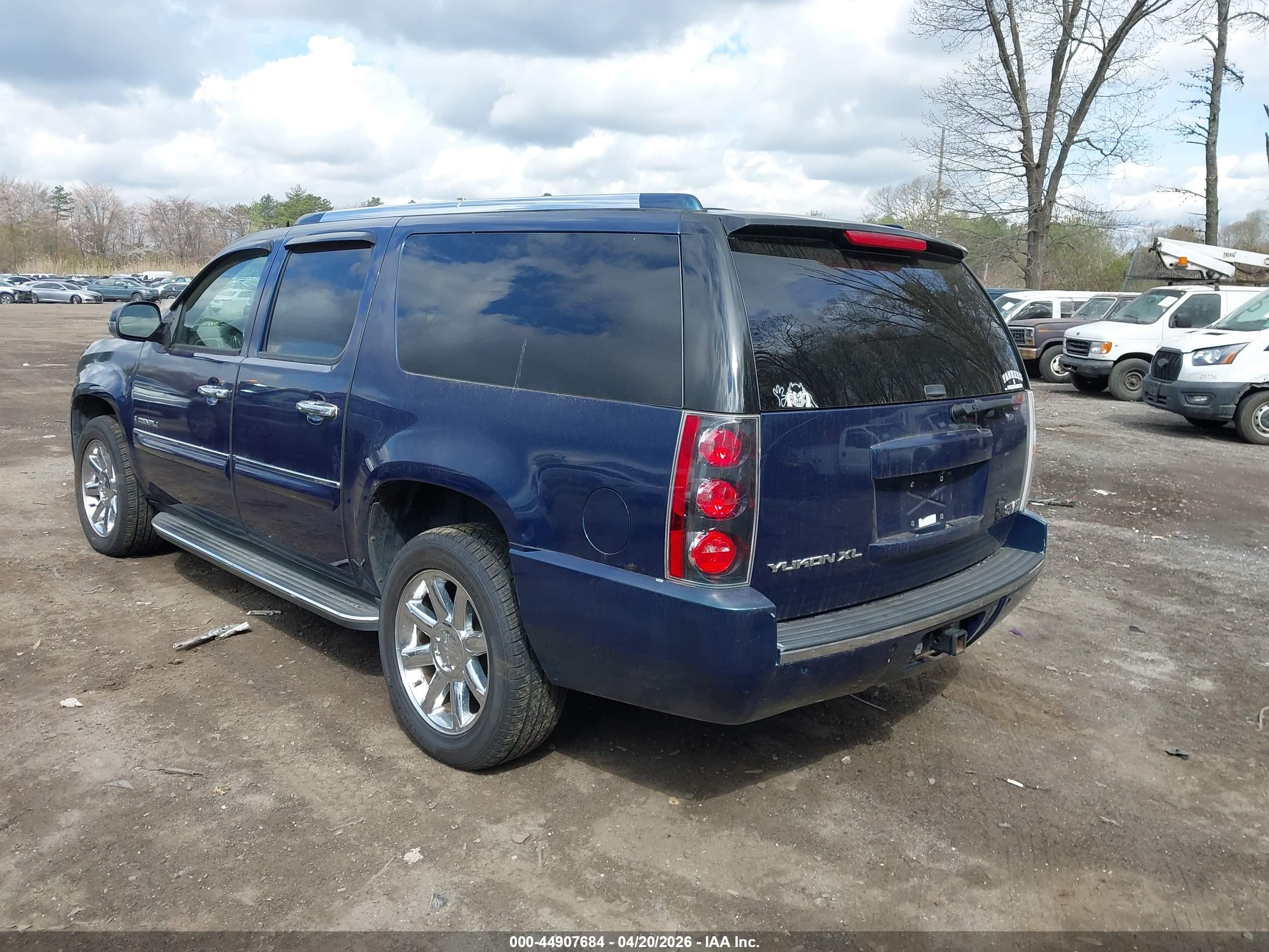 GMC YUKON image 3