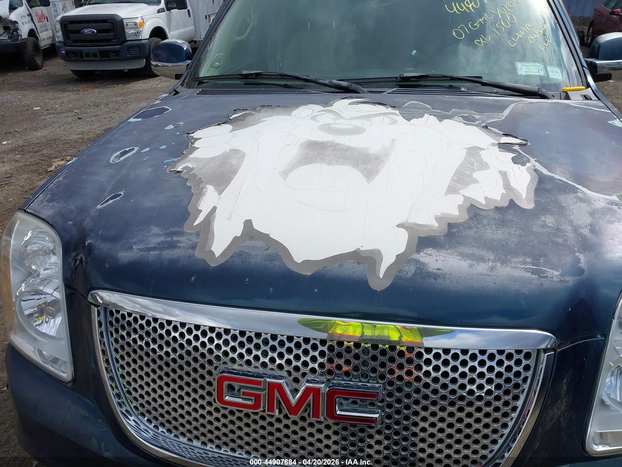 GMC YUKON image 6