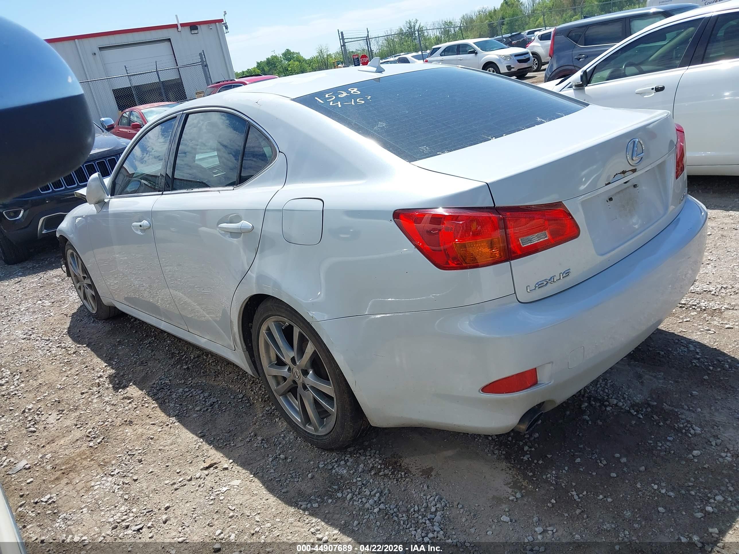 LEXUS IS image 3