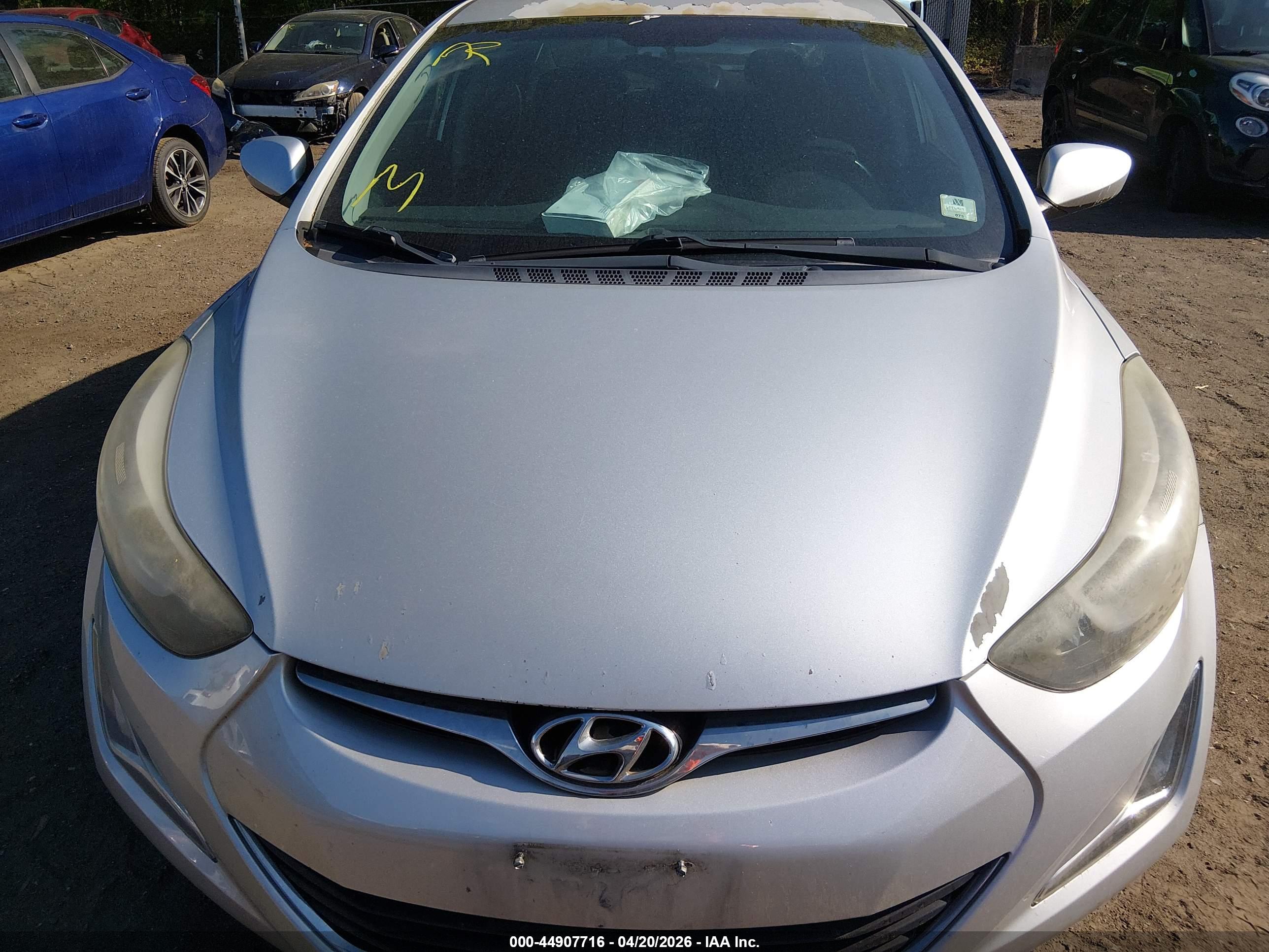 HYUNDAI ELANTRA image 6