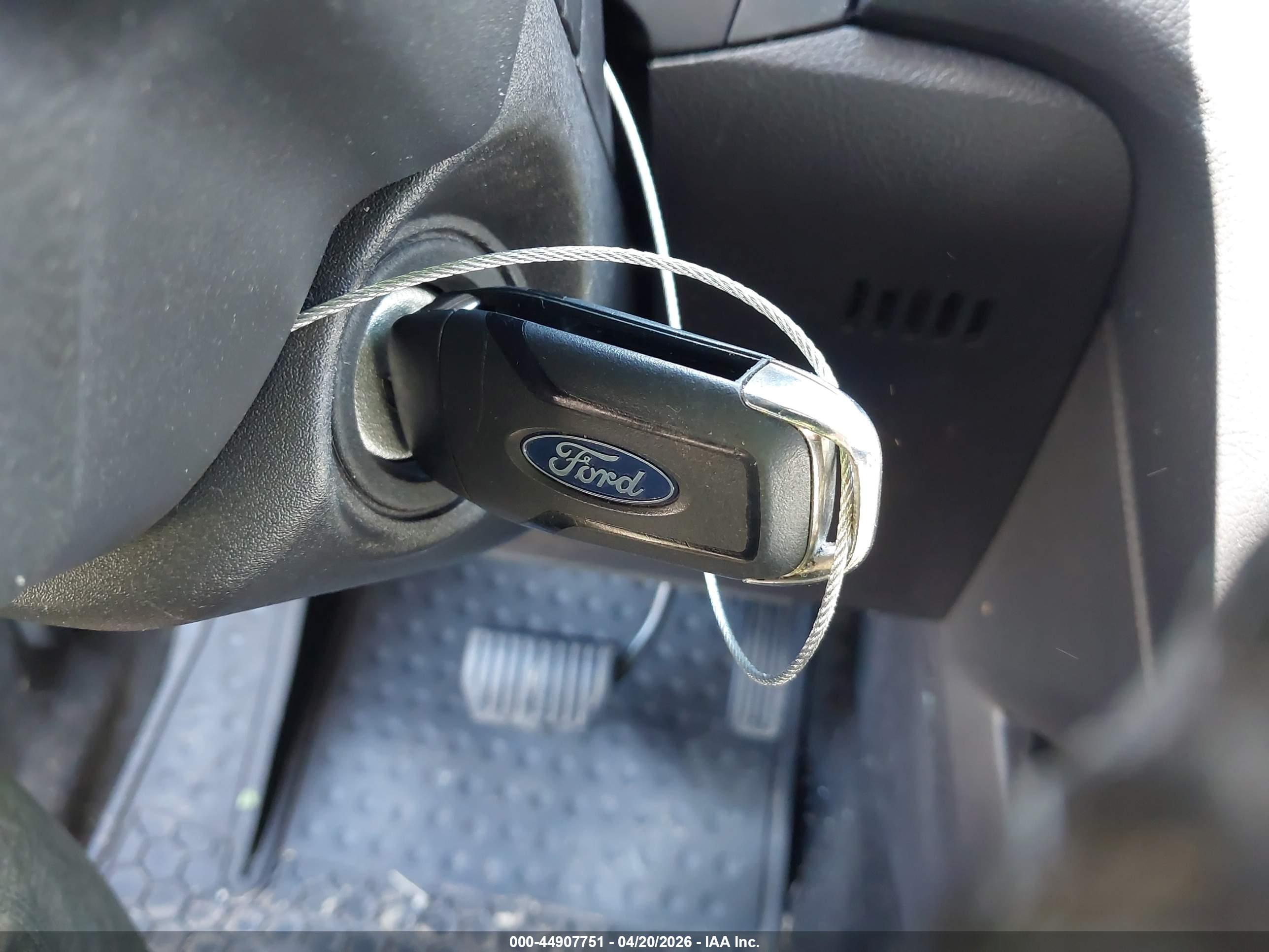 FORD FUSION image 11