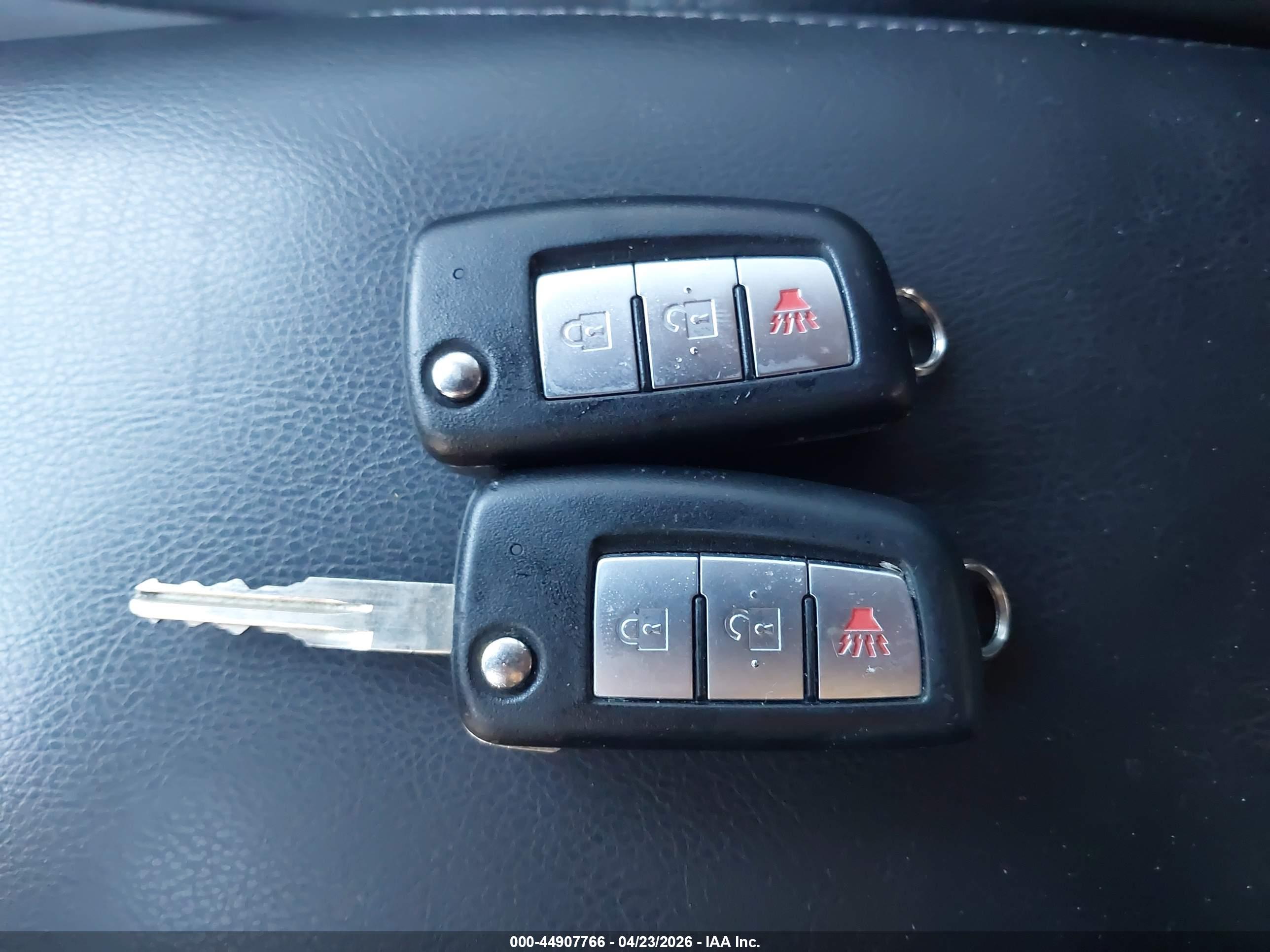NISSAN ROGUE image 11