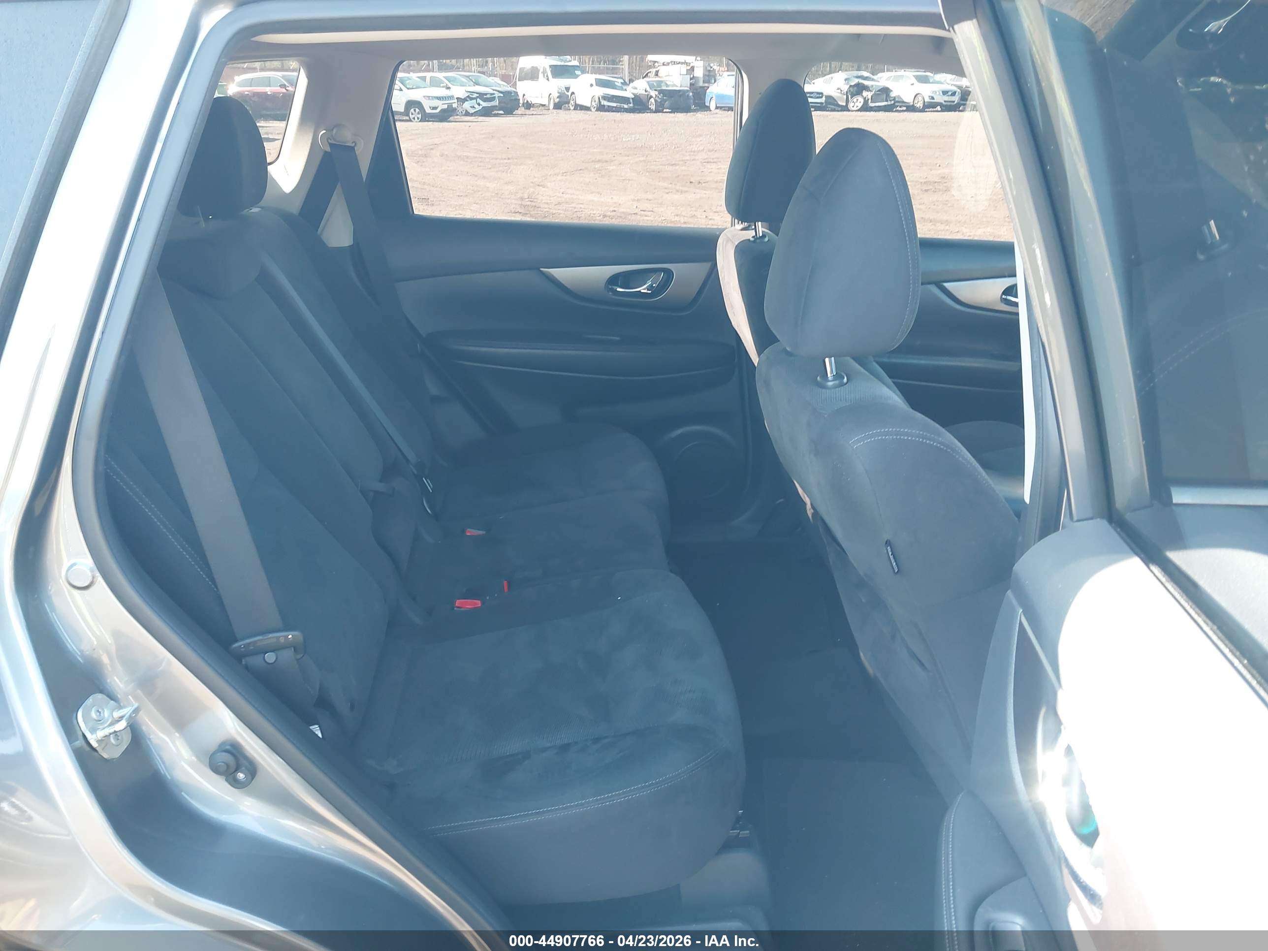 NISSAN ROGUE image 8