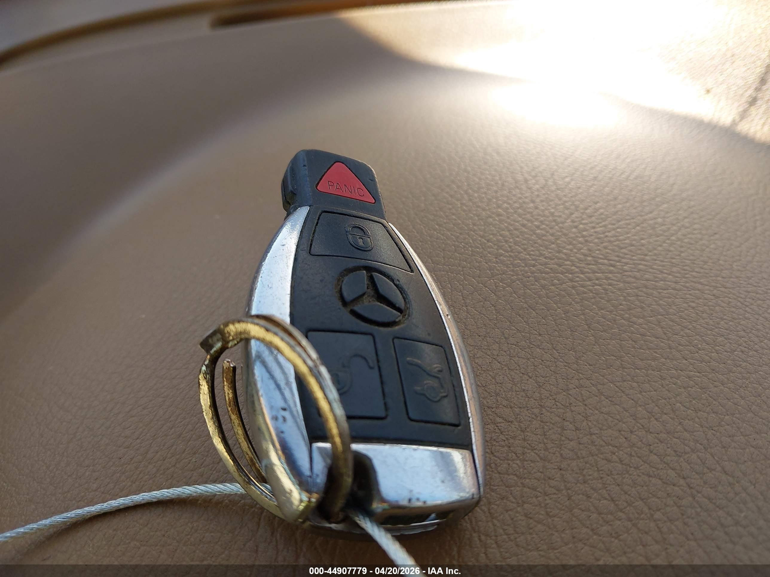 MERCEDES-BENZ E image 11
