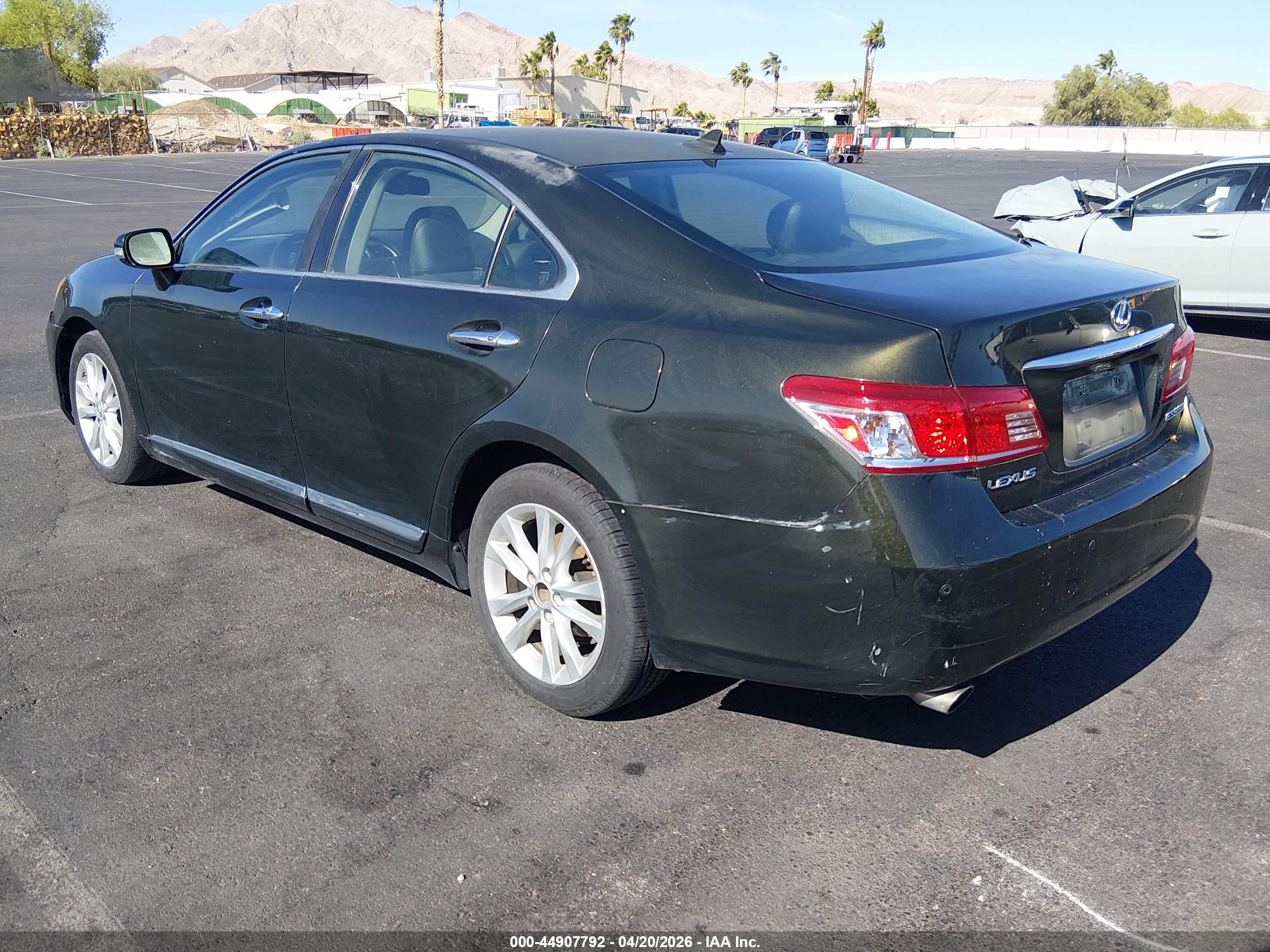 LEXUS ES image 3