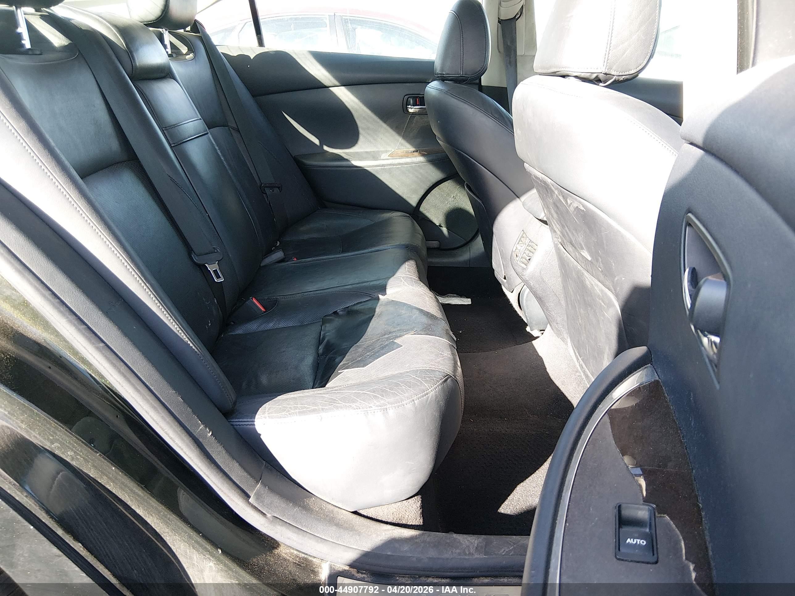 LEXUS ES image 8