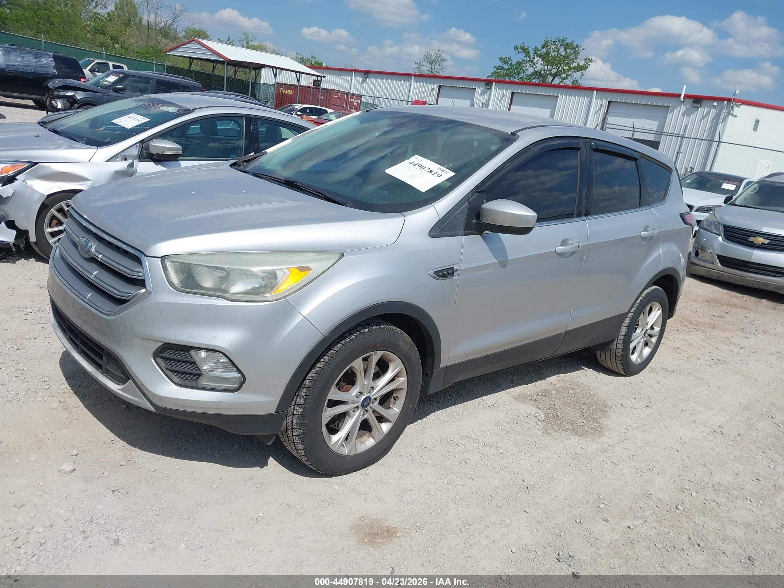 FORD ESCAPE image 2