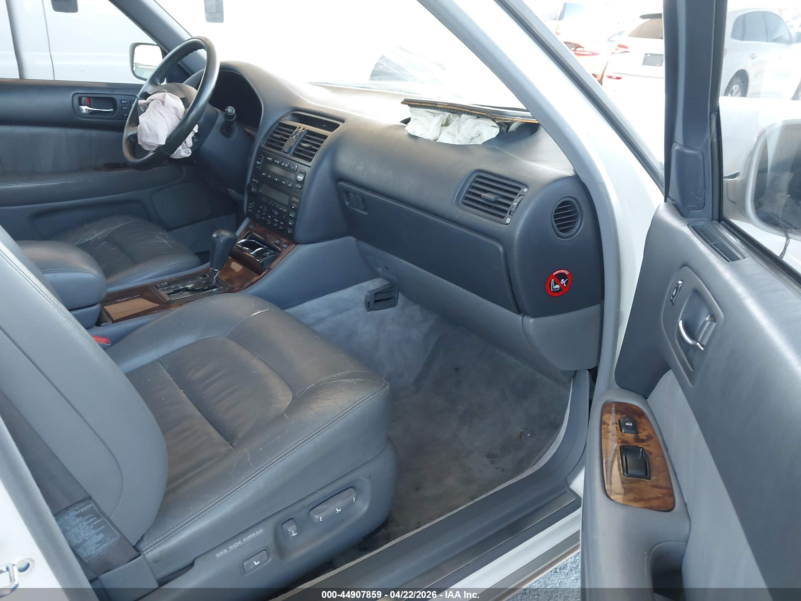 LEXUS LS image 5