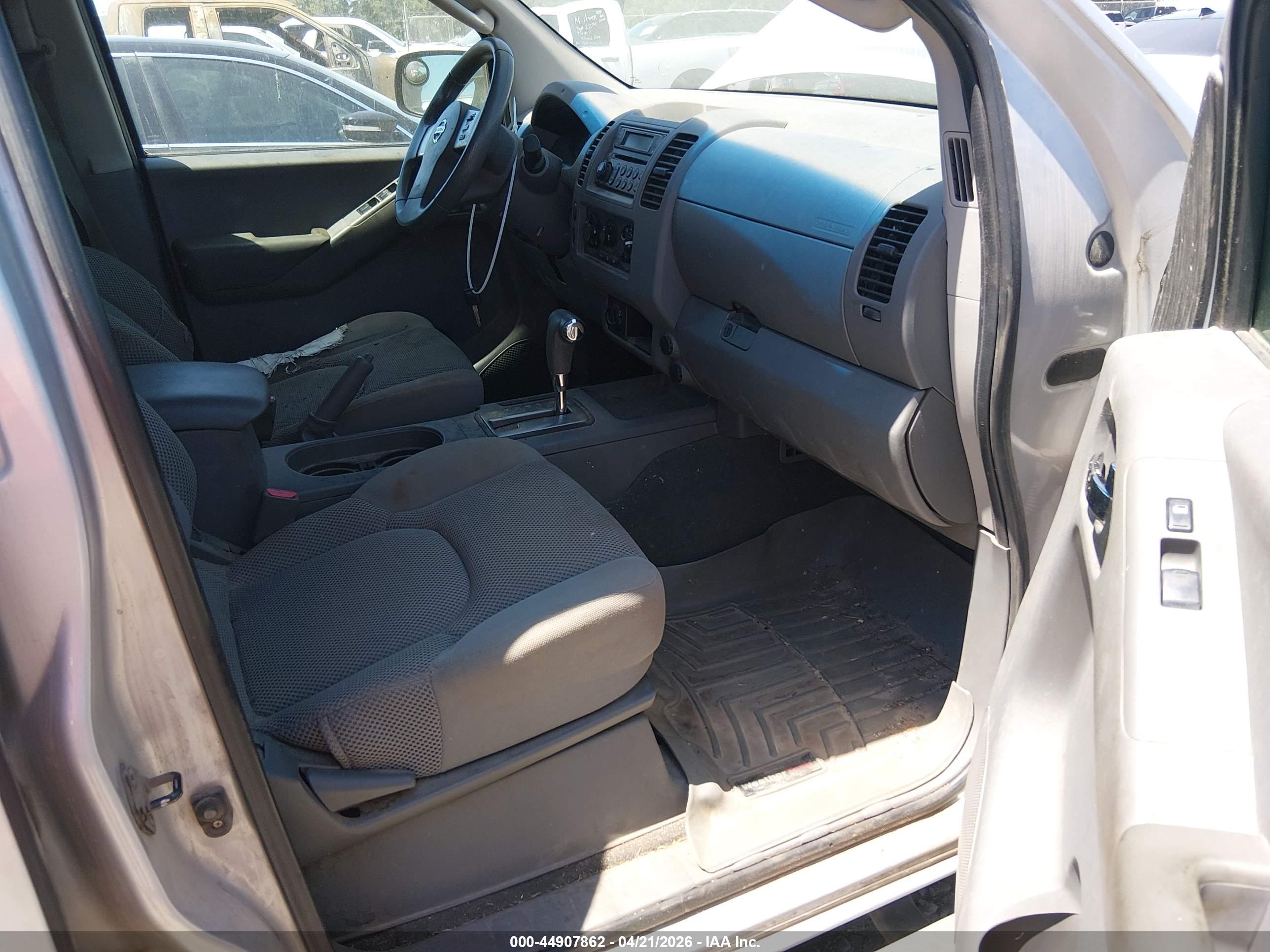 NISSAN FRONTIER image 5