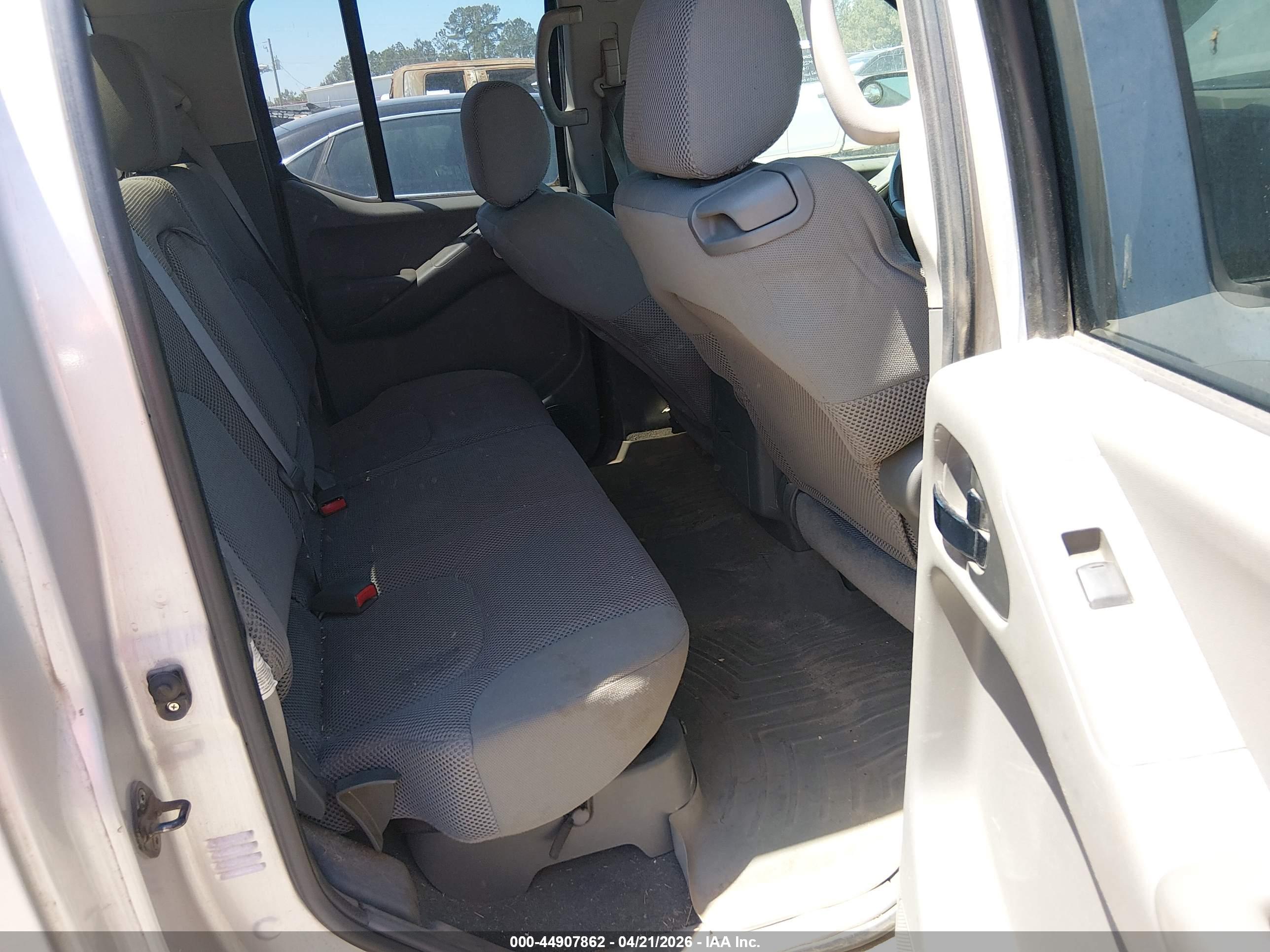 NISSAN FRONTIER image 8
