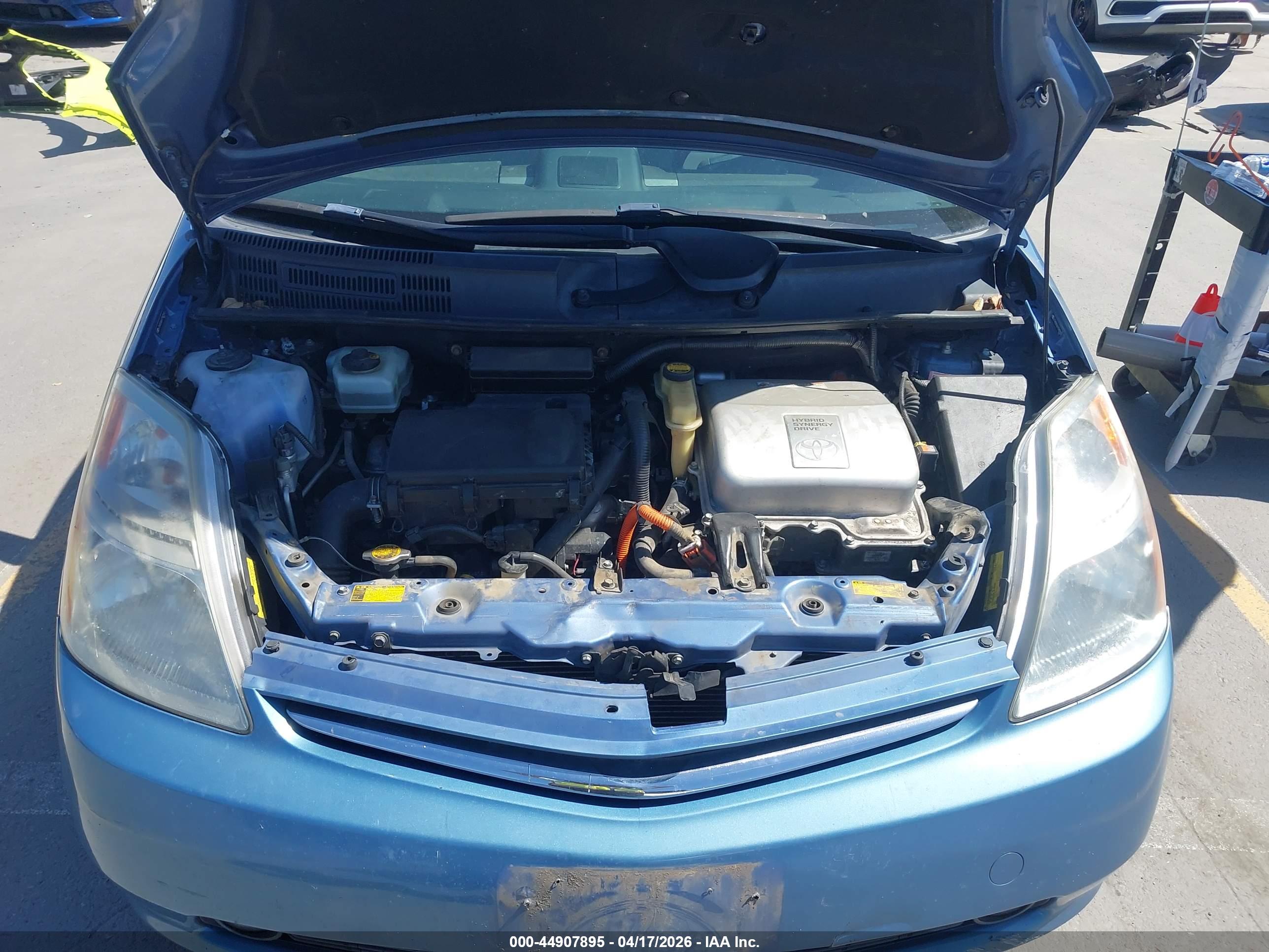 TOYOTA PRIUS image 10