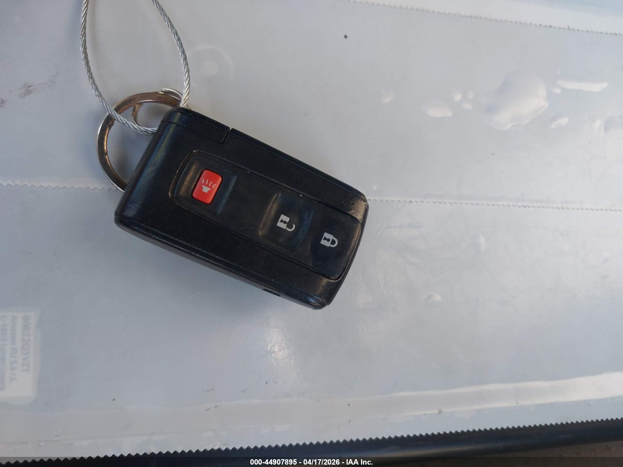 TOYOTA PRIUS image 11