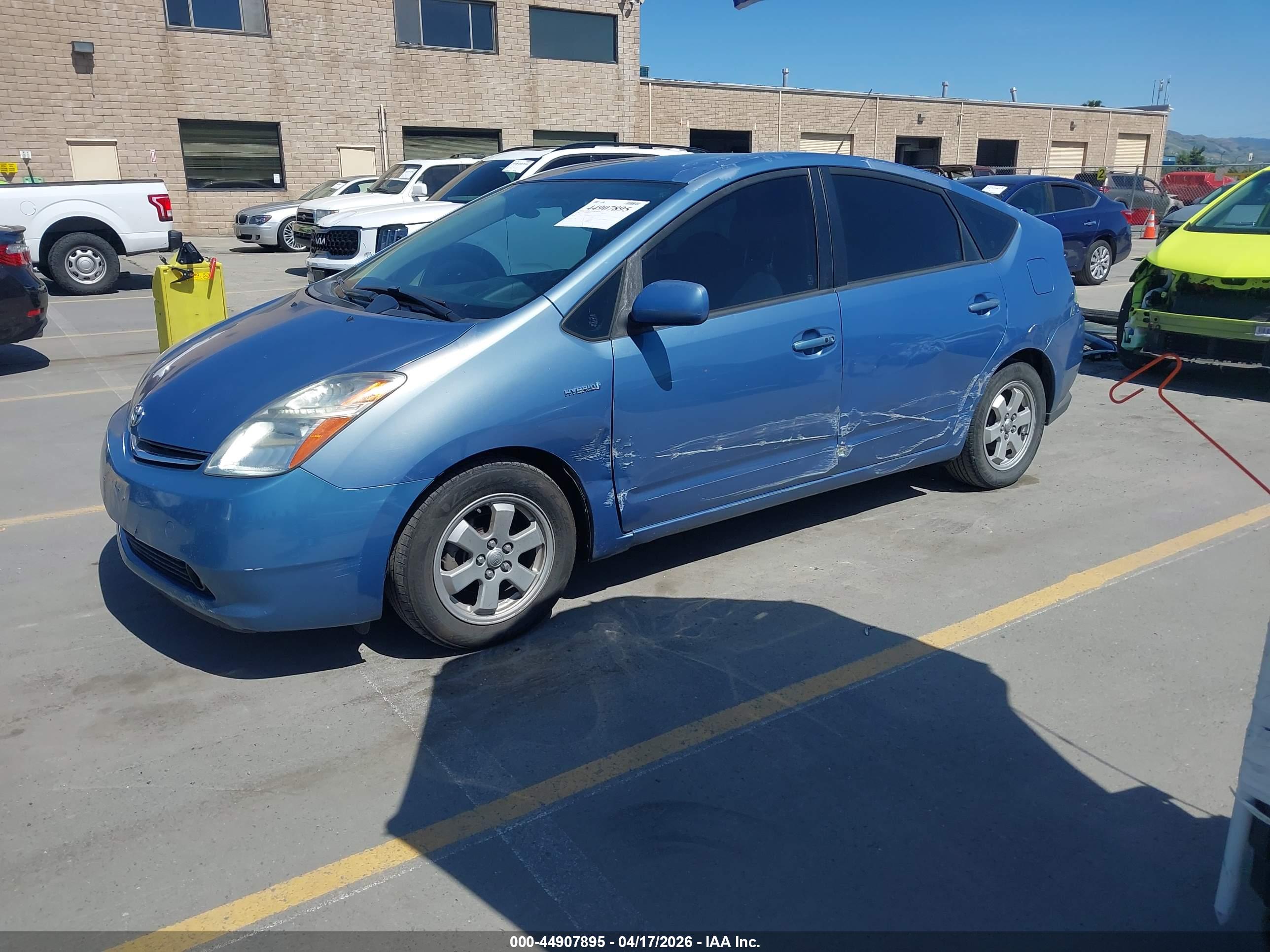 TOYOTA PRIUS image 2