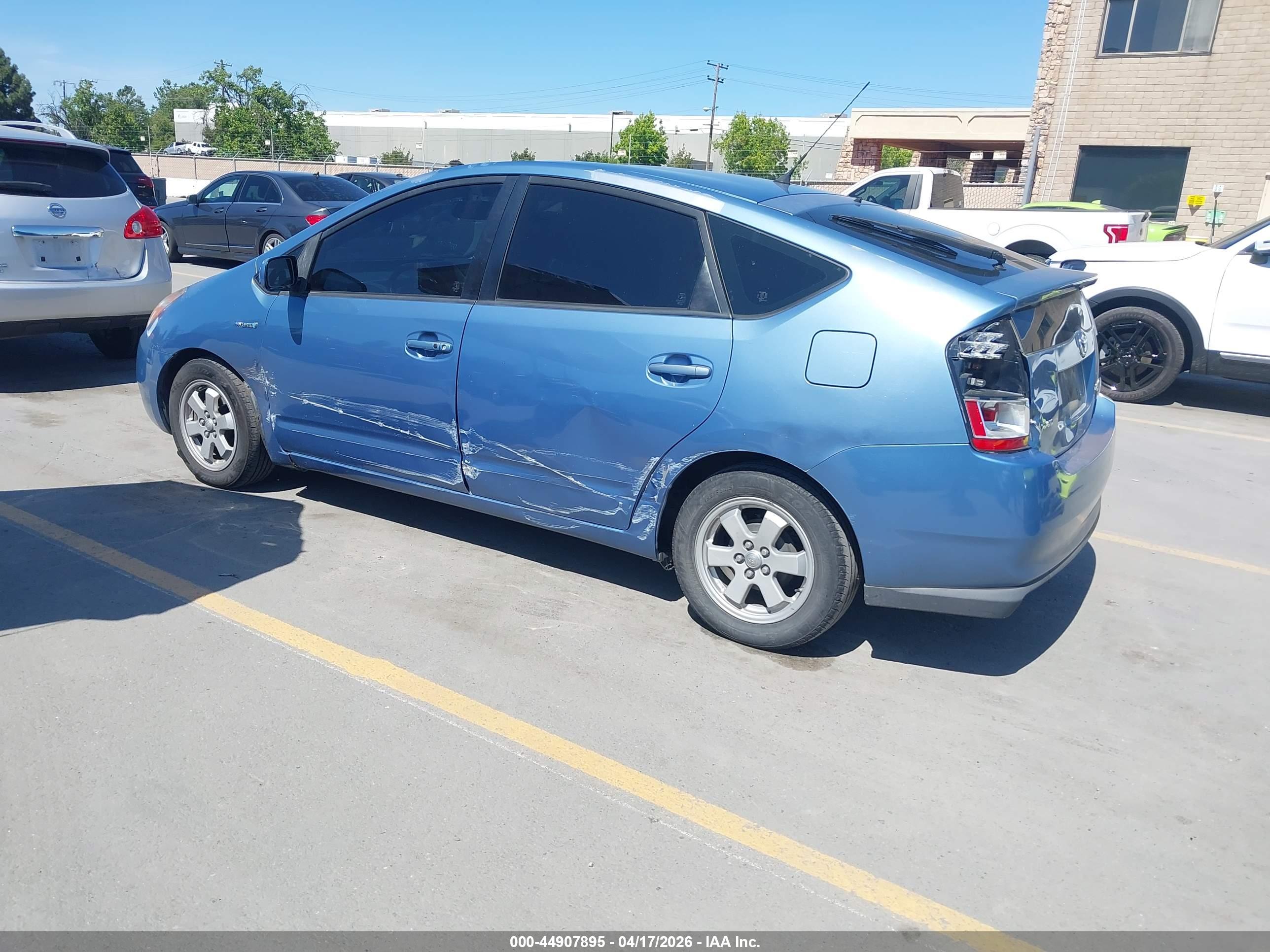 TOYOTA PRIUS image 3
