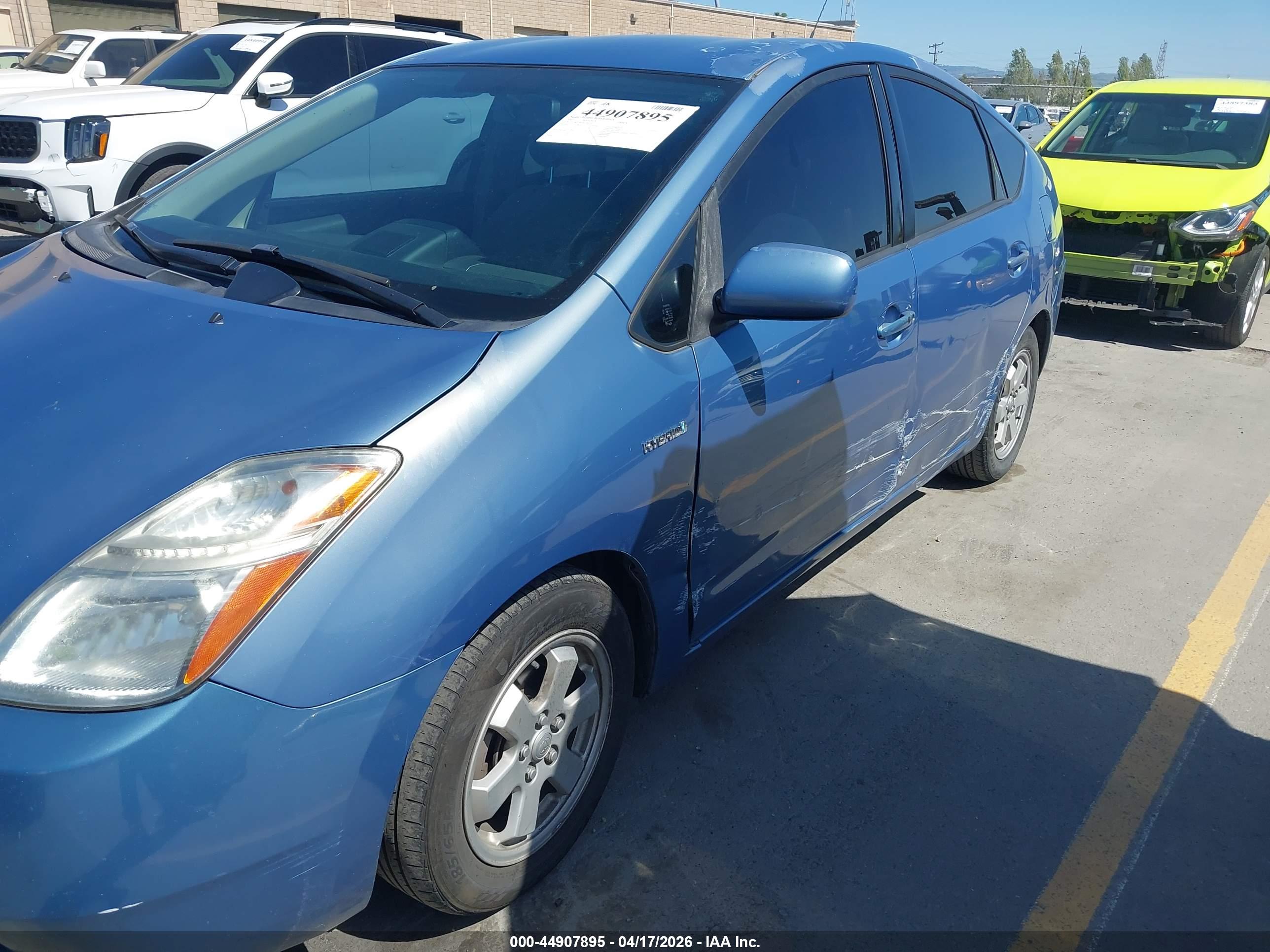 TOYOTA PRIUS image 6