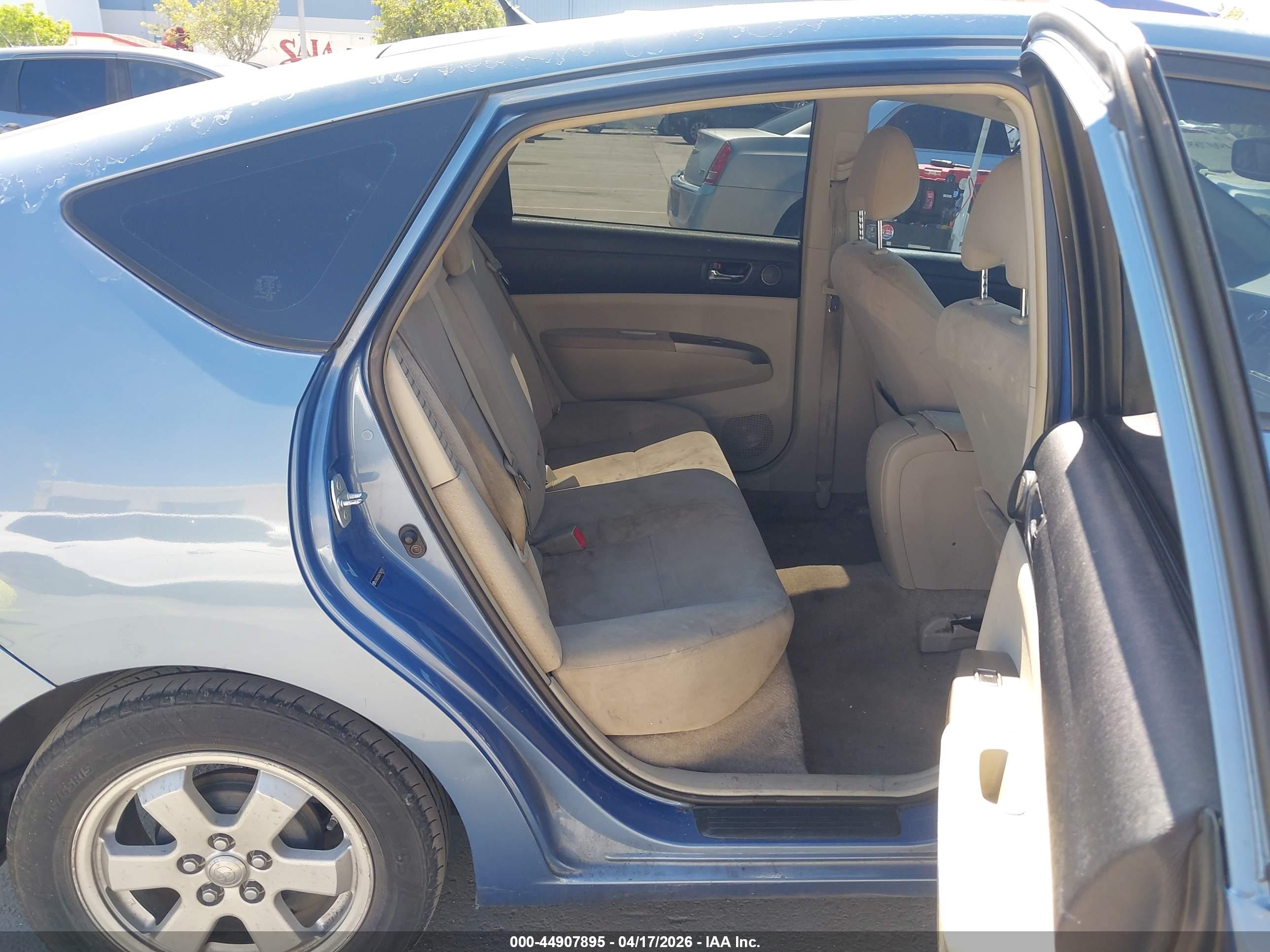TOYOTA PRIUS image 8