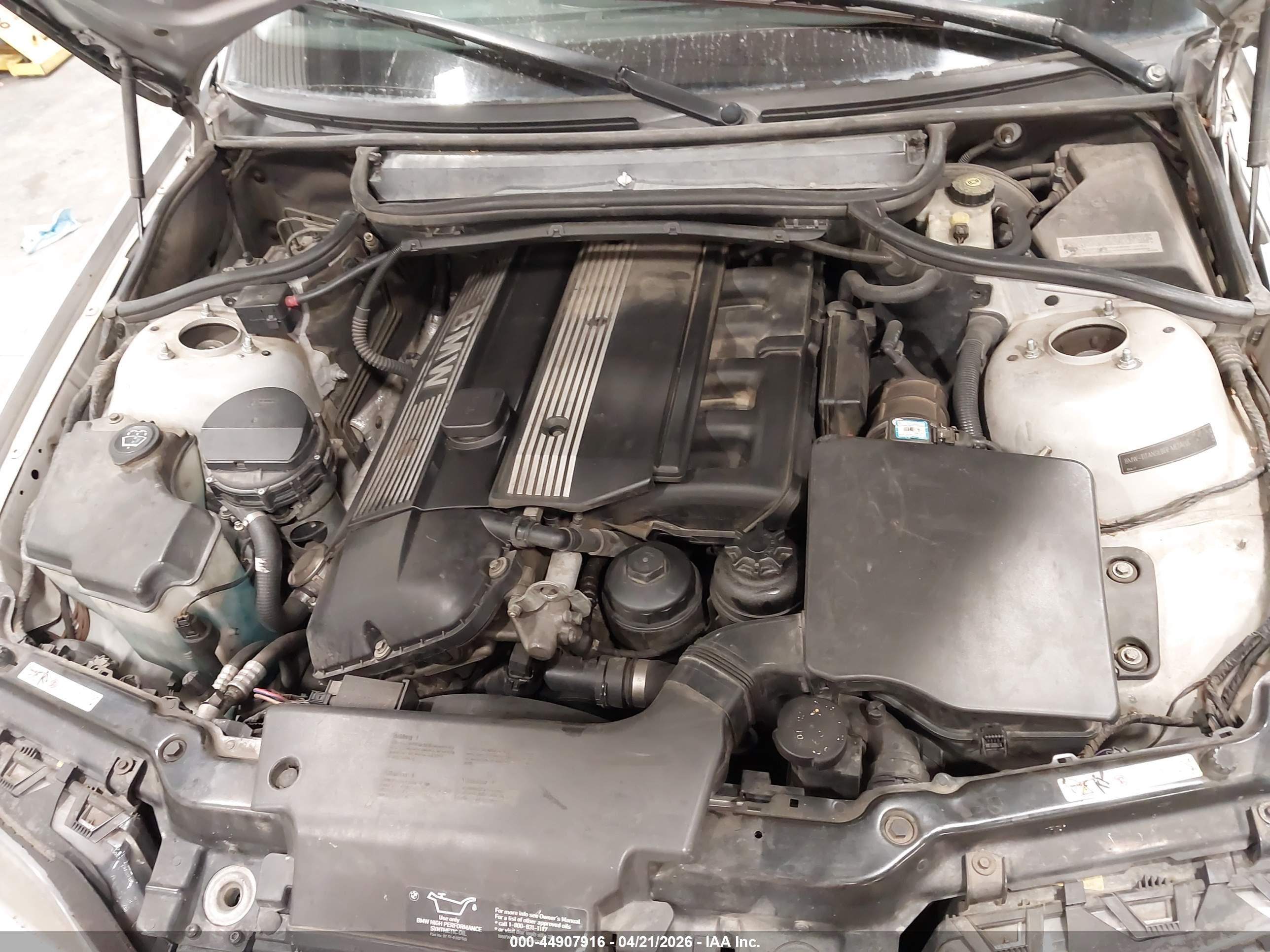 BMW 325XI image 10