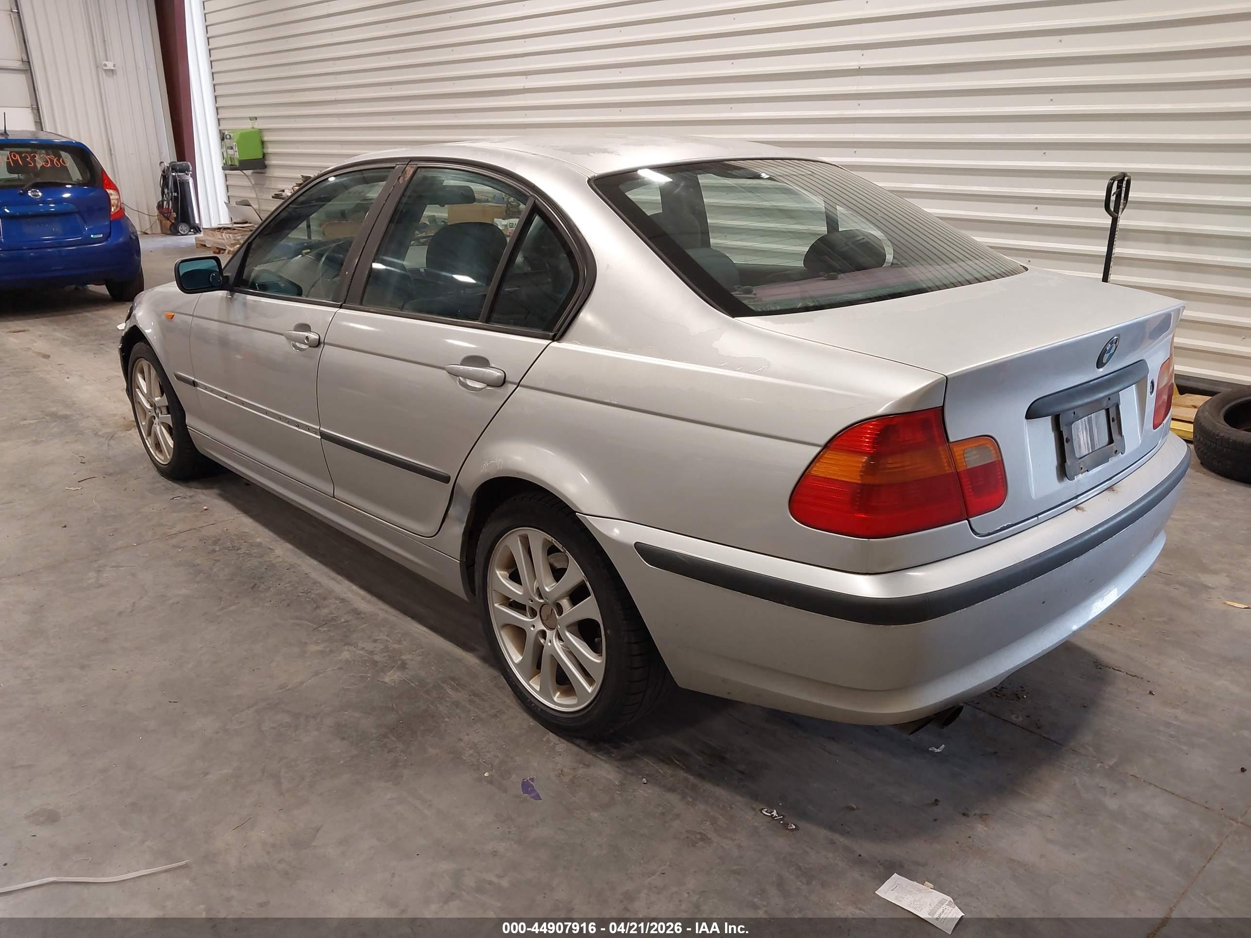 BMW 325XI image 3