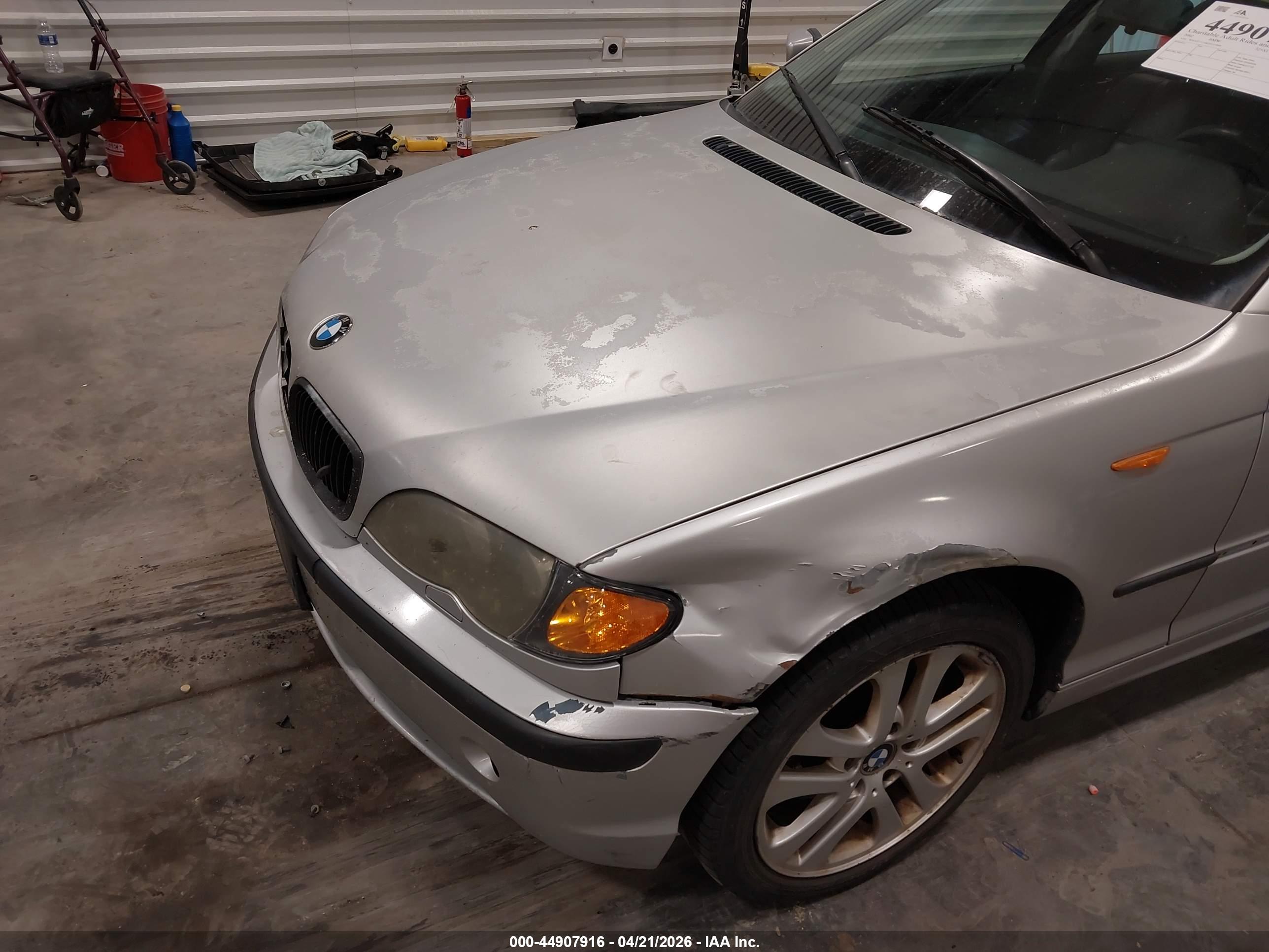 BMW 325XI image 6