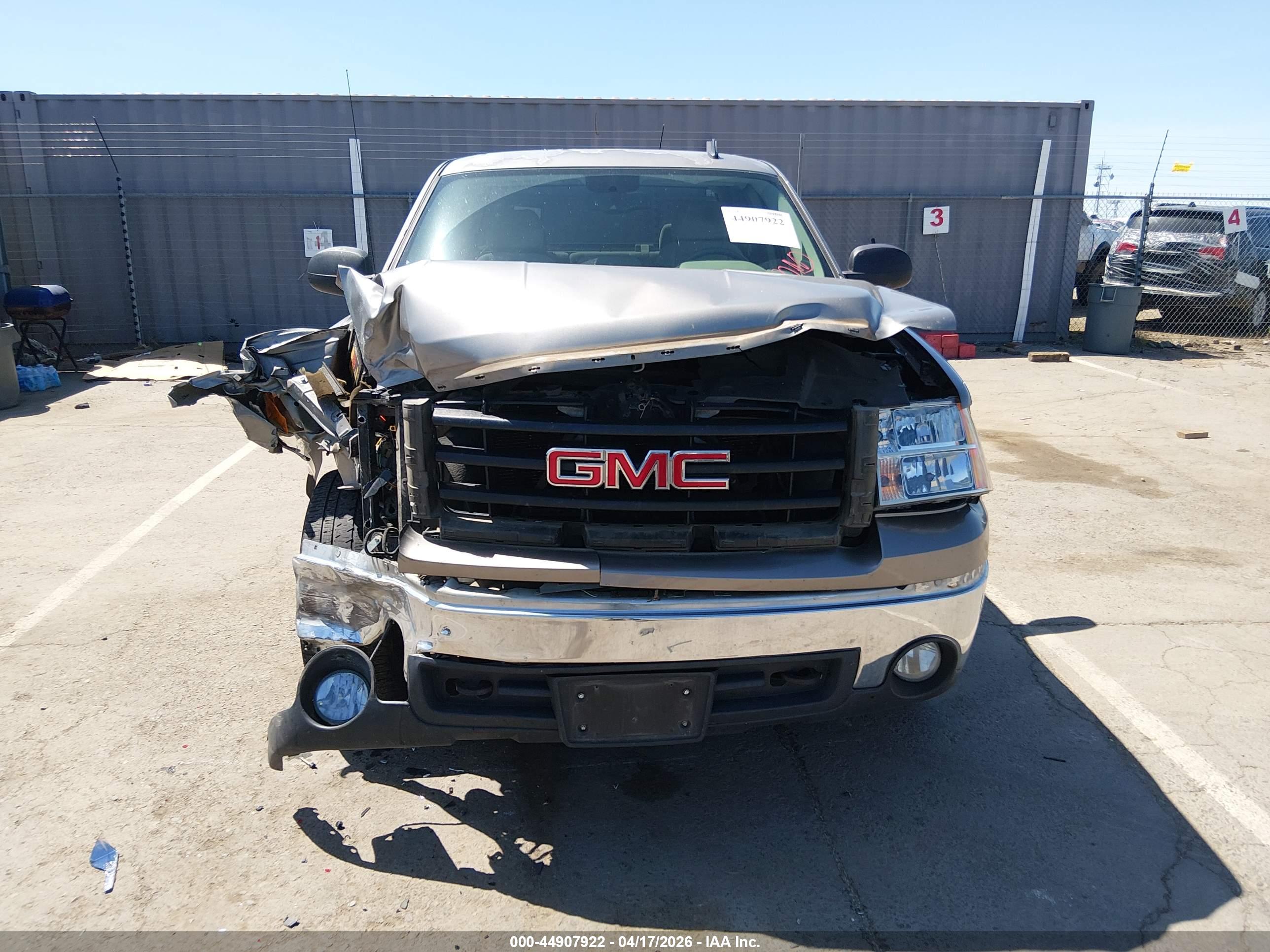 GMC SIERRA image 6
