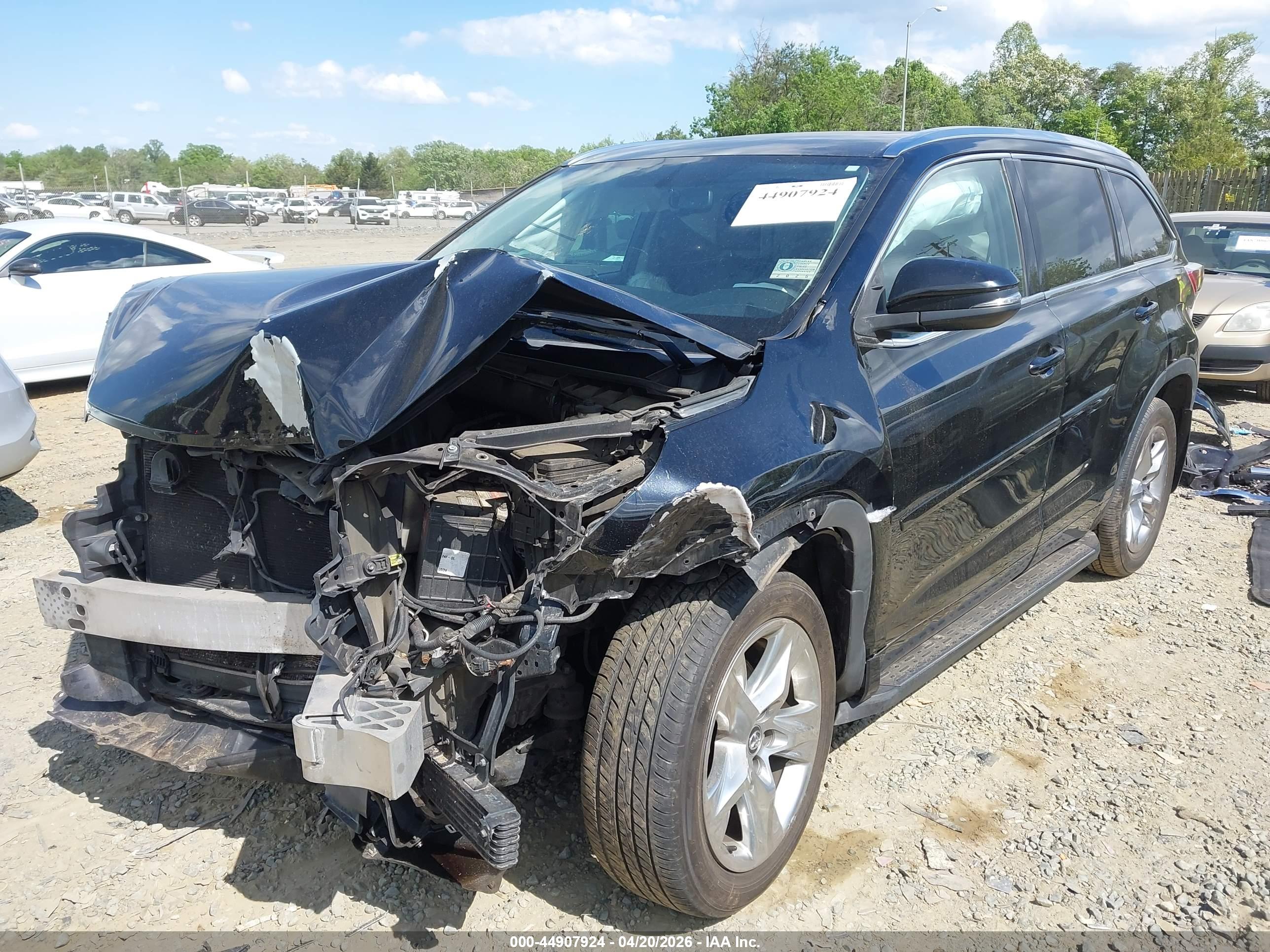 TOYOTA HIGHLANDER image 2