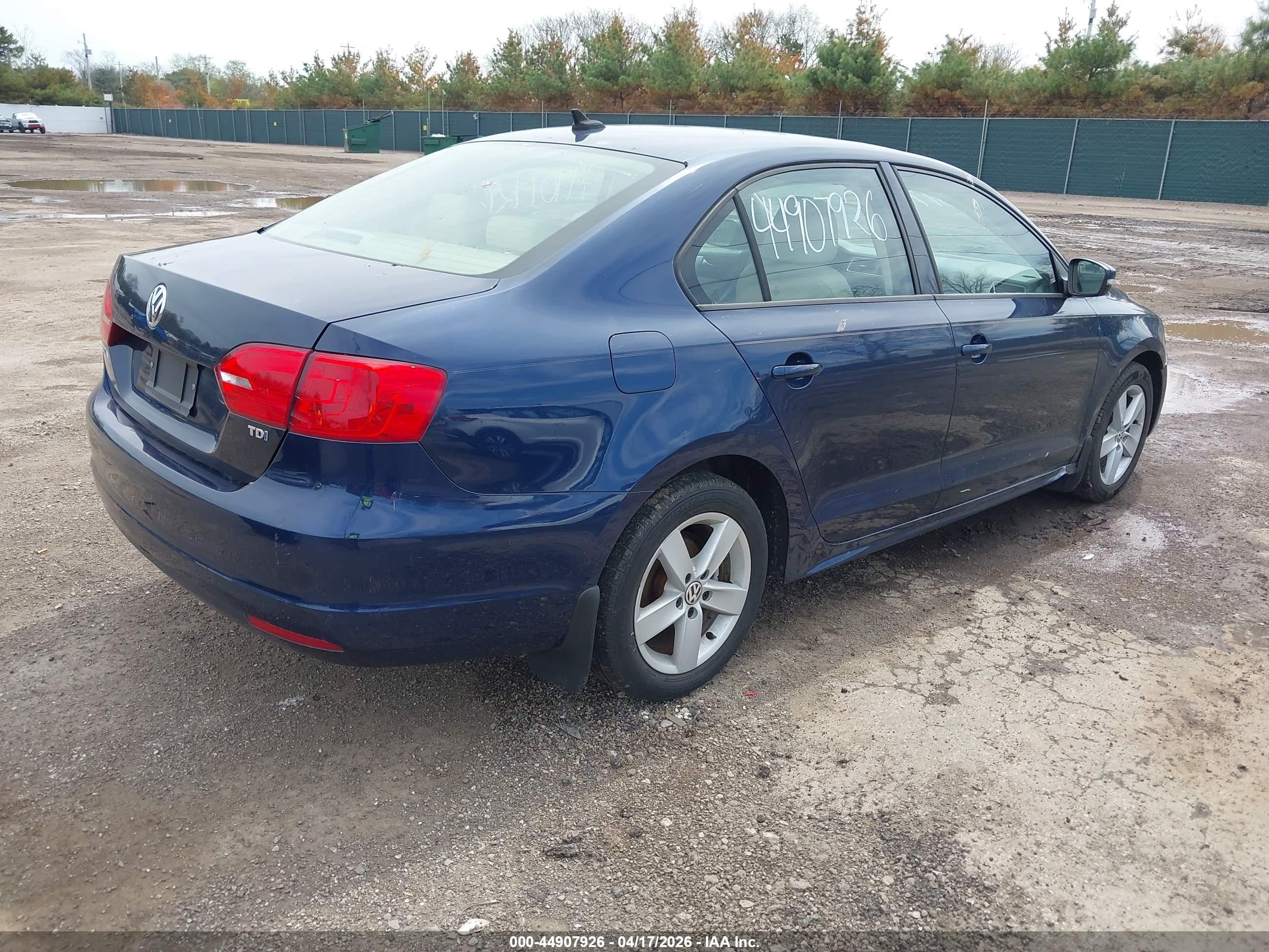 VOLKSWAGEN JETTA image 4