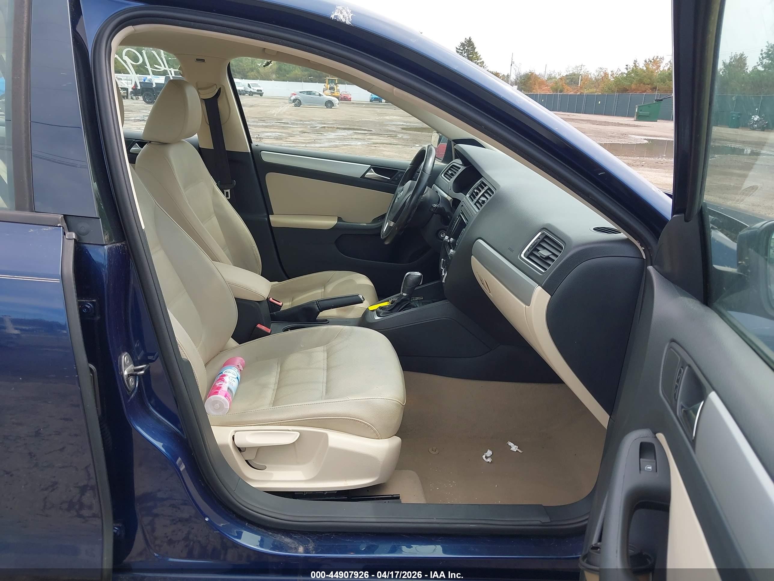 VOLKSWAGEN JETTA image 5