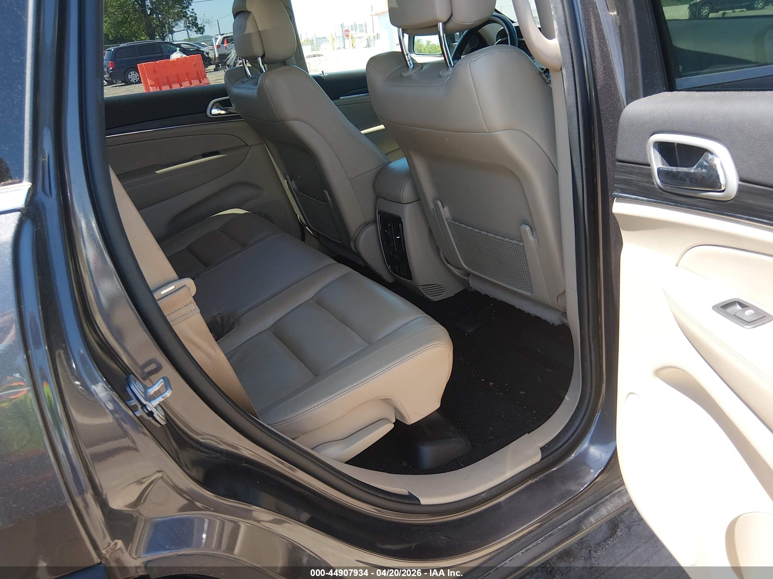 JEEP GRAND image 8