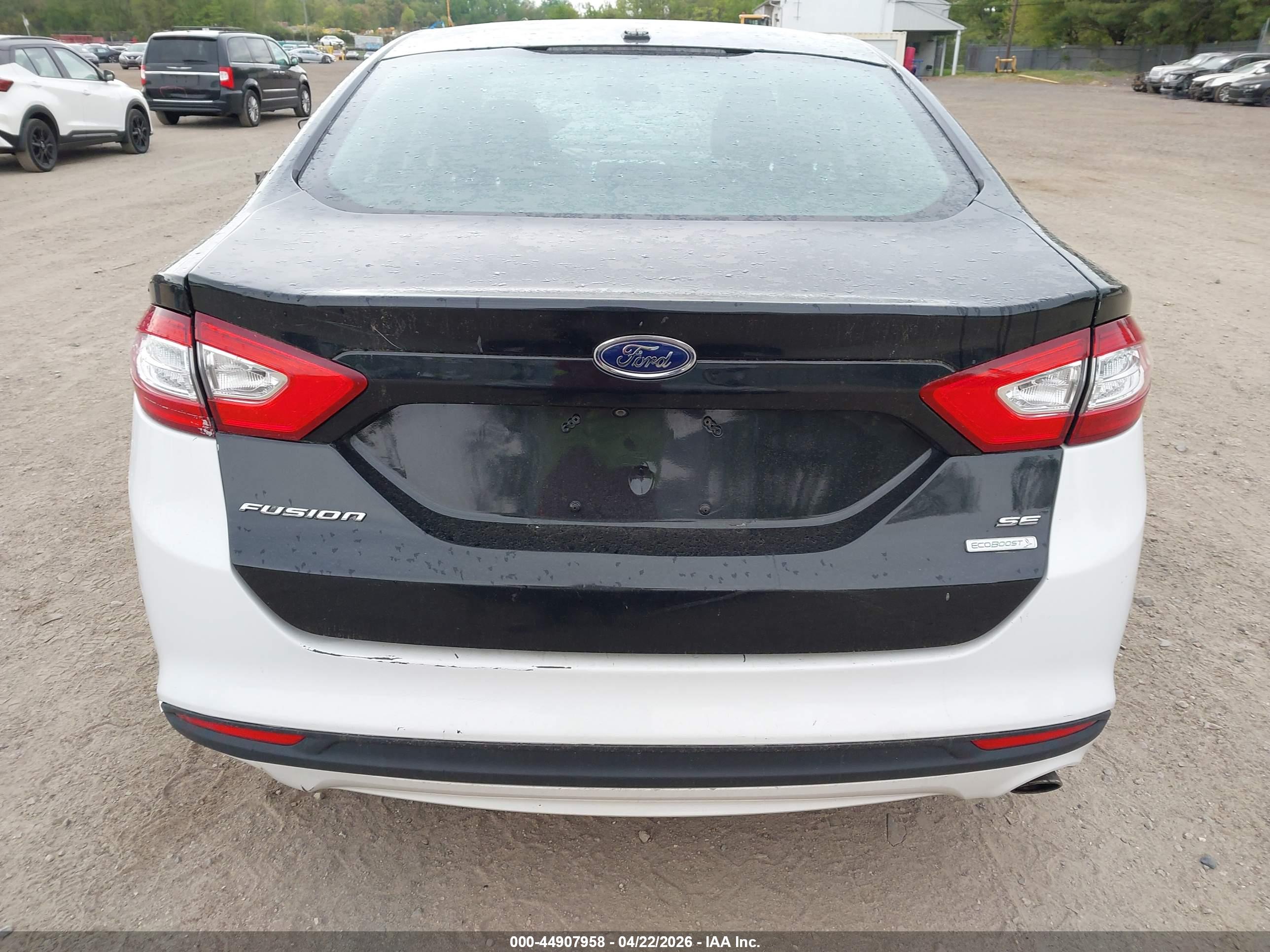 FORD FUSION image 6