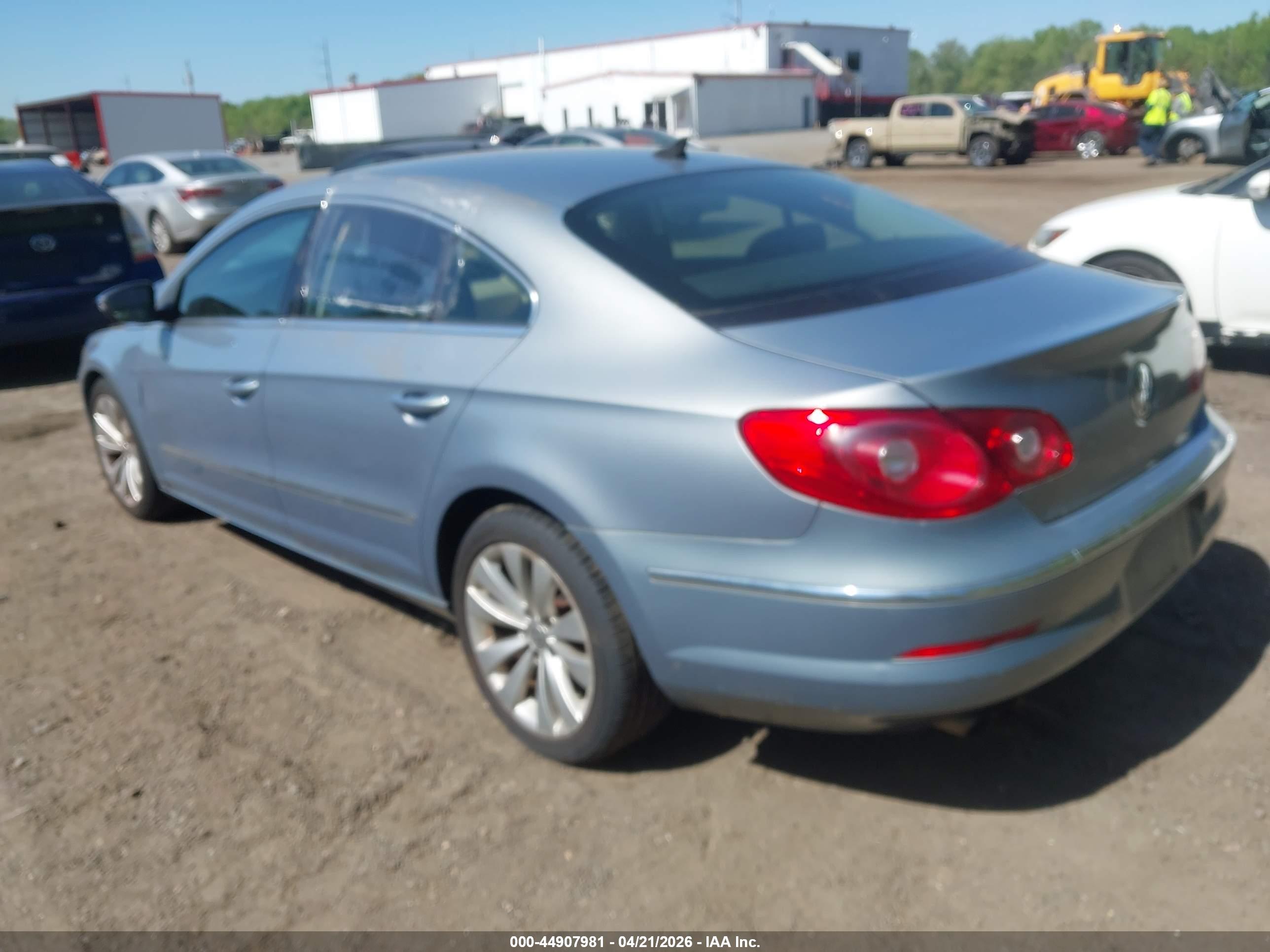 VOLKSWAGEN CC image 3