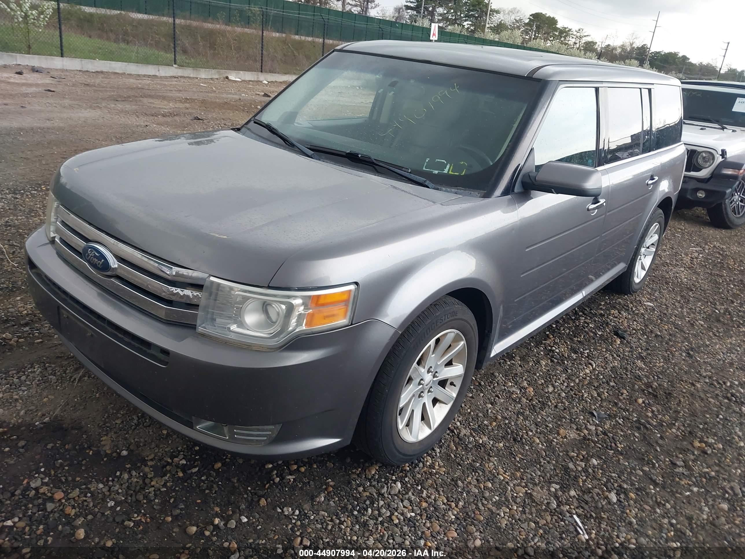 FORD FLEX image 2