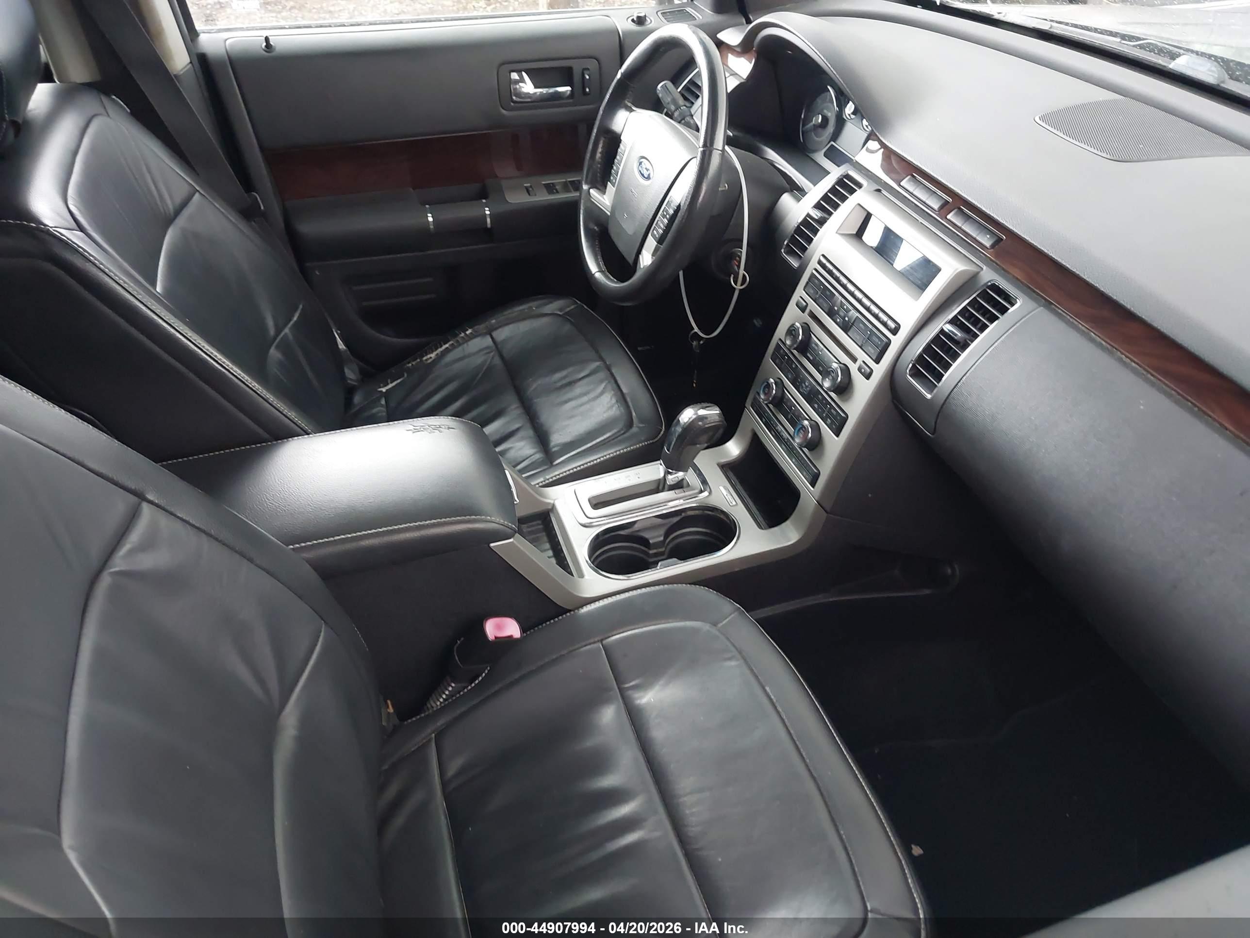 FORD FLEX image 5