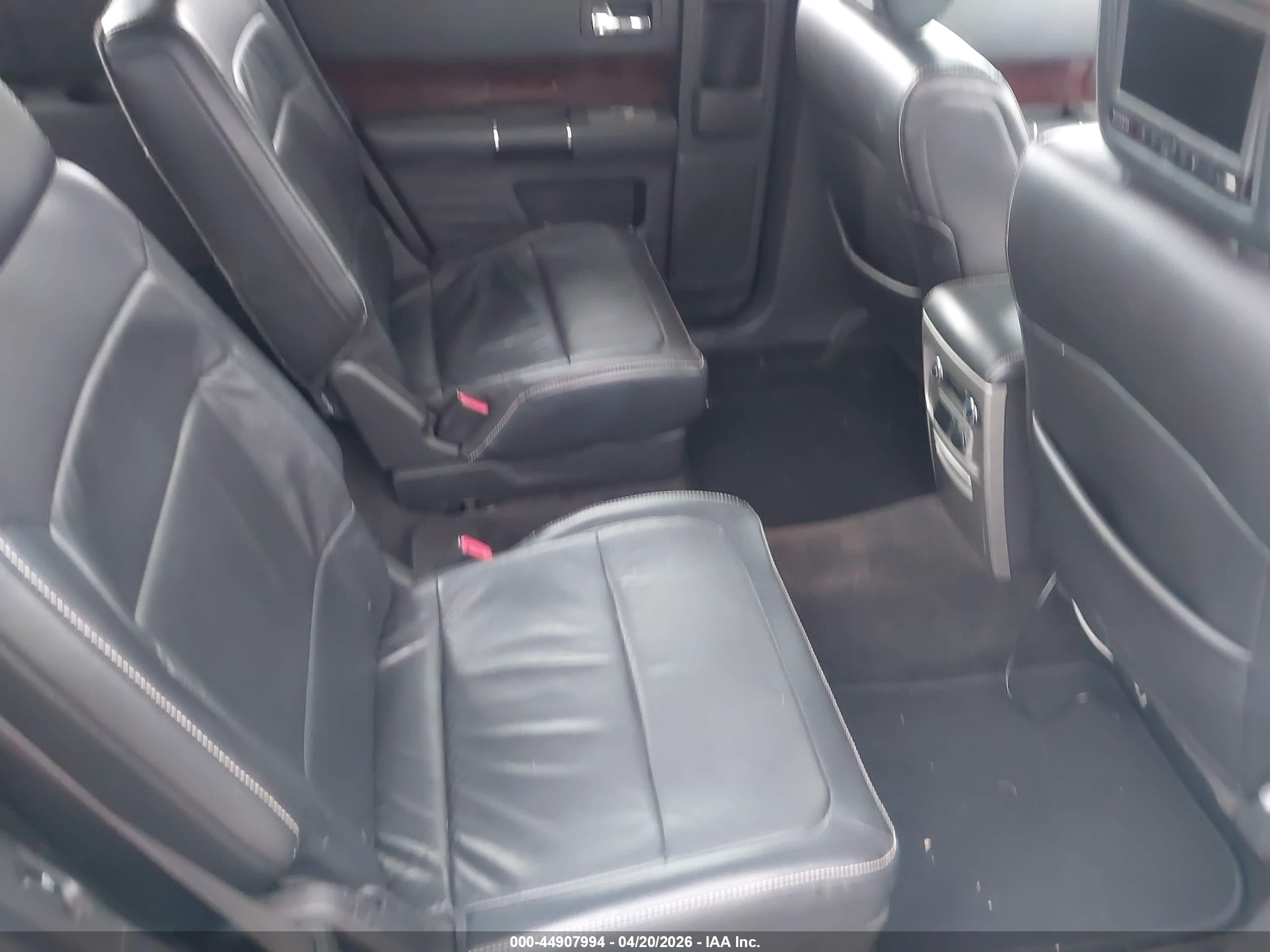 FORD FLEX image 8
