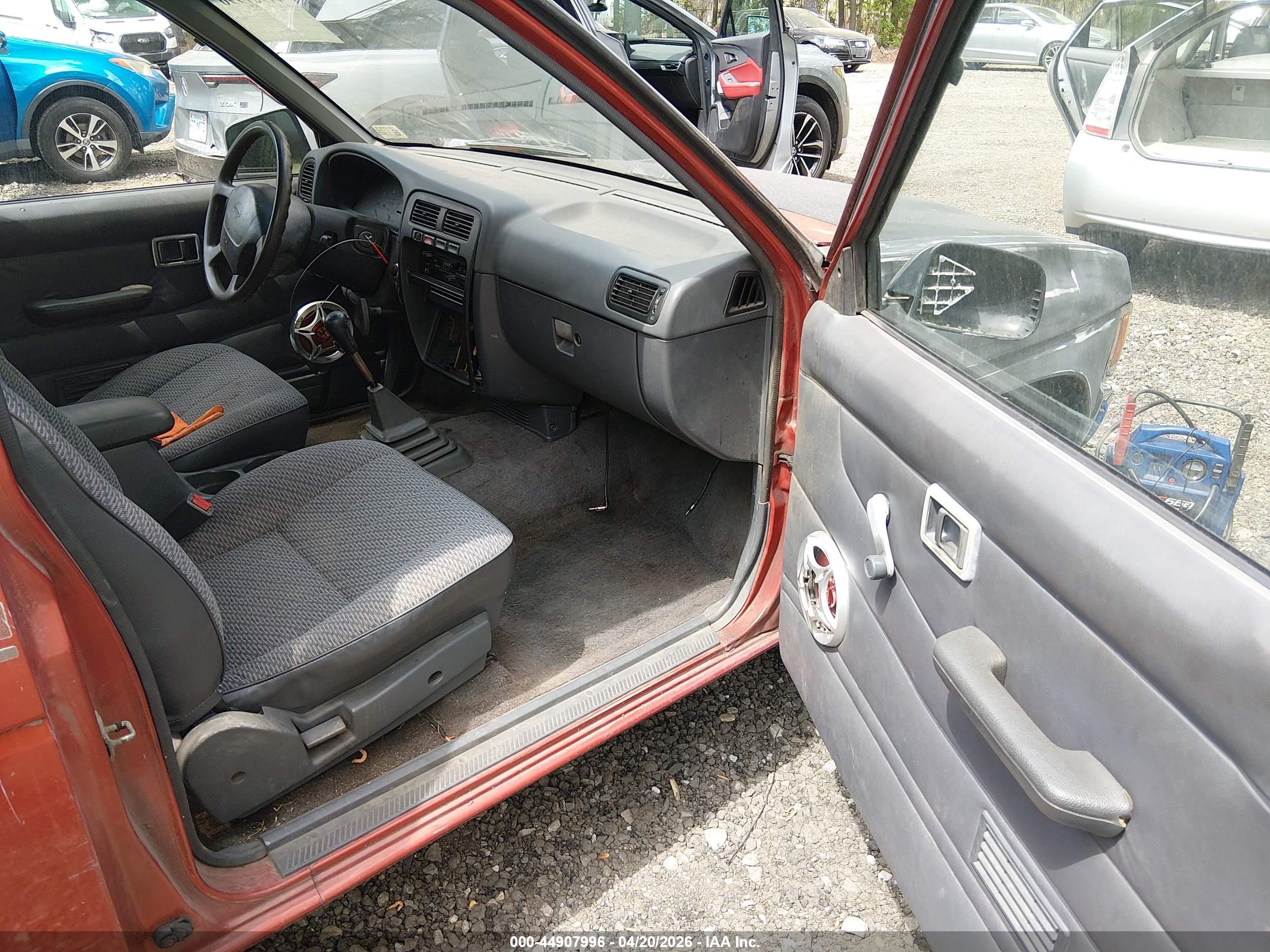 NISSAN 4X2 image 5
