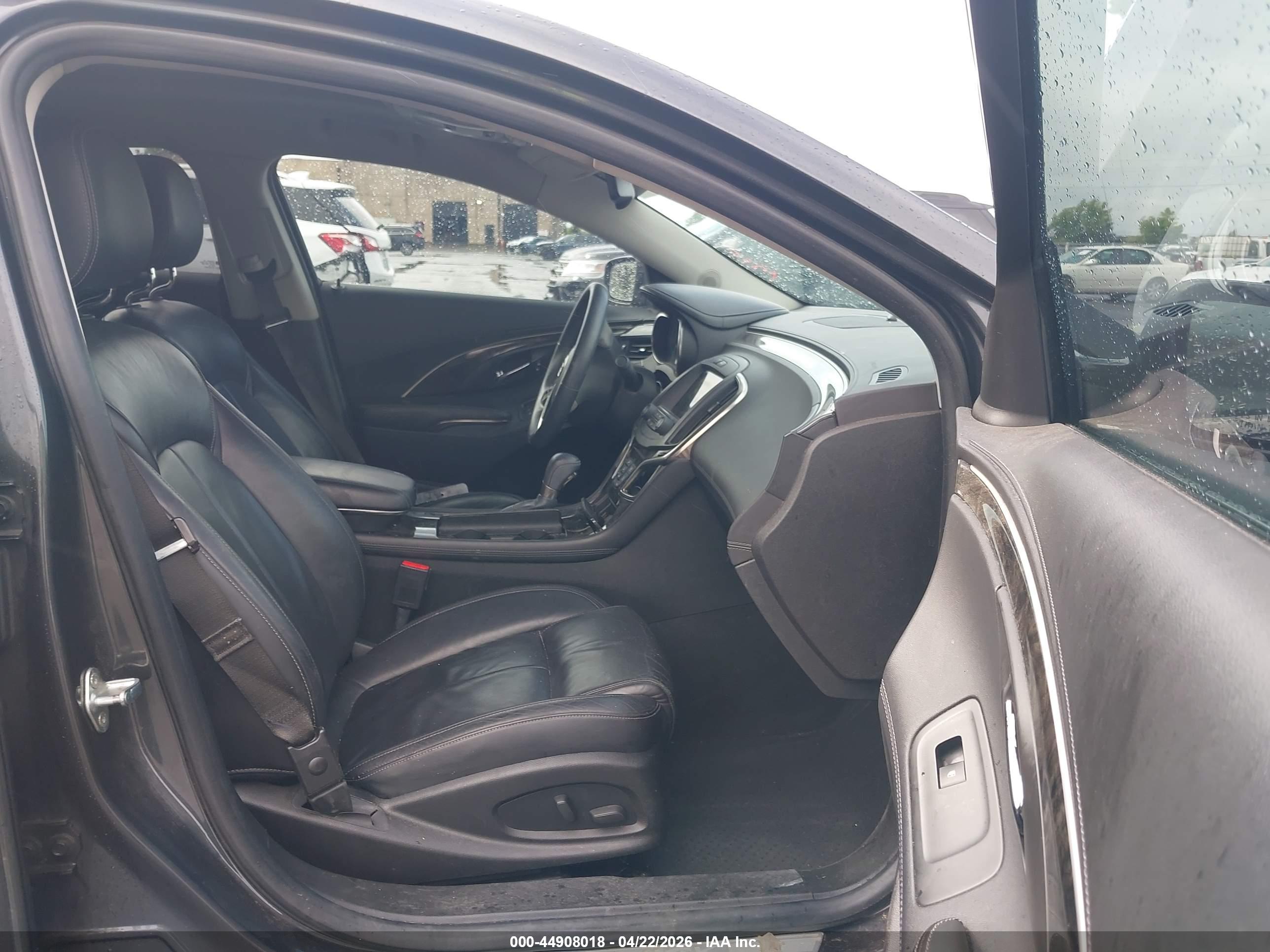 BUICK LACROSSE image 5