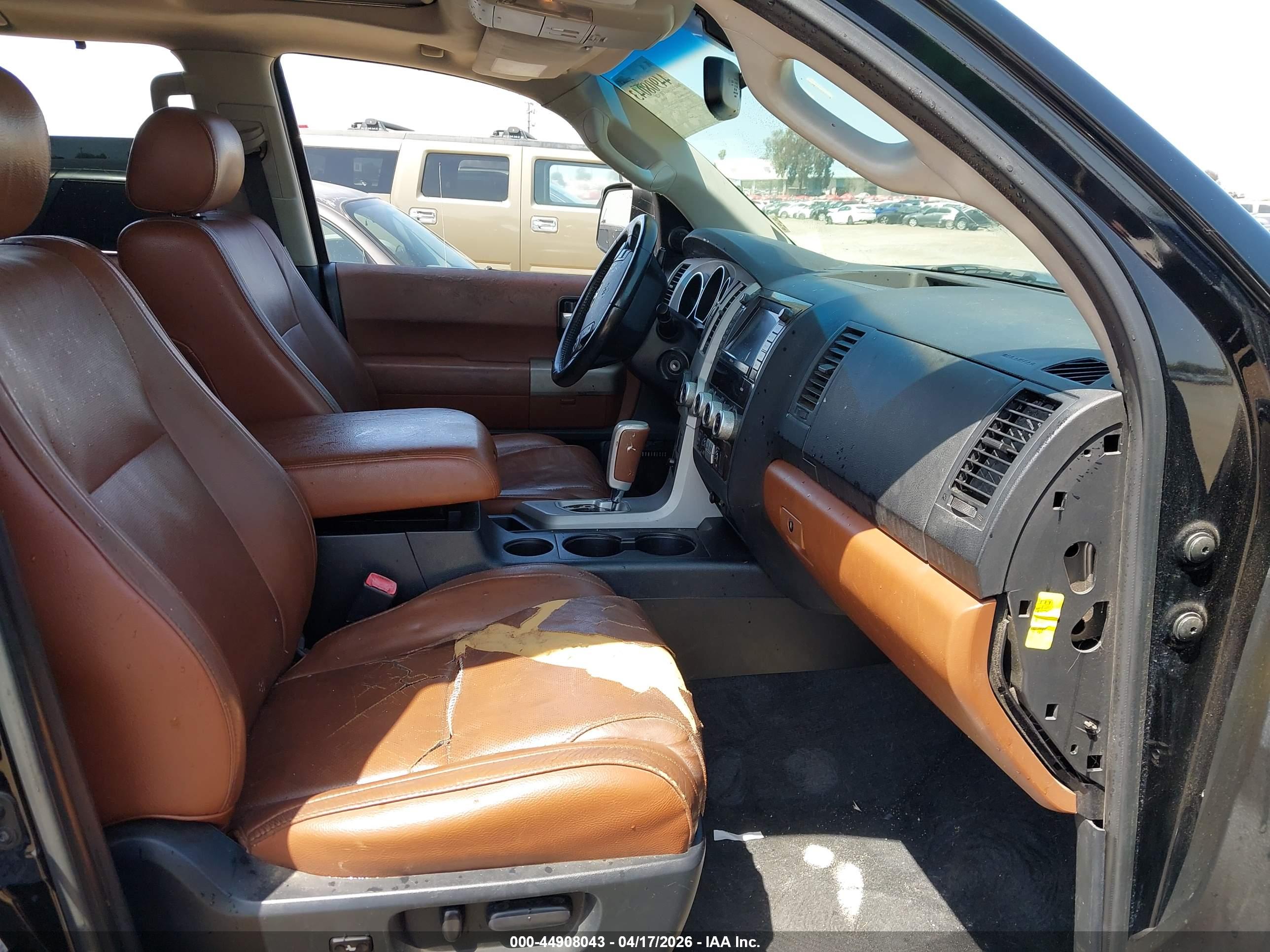 TOYOTA SEQUOIA image 5