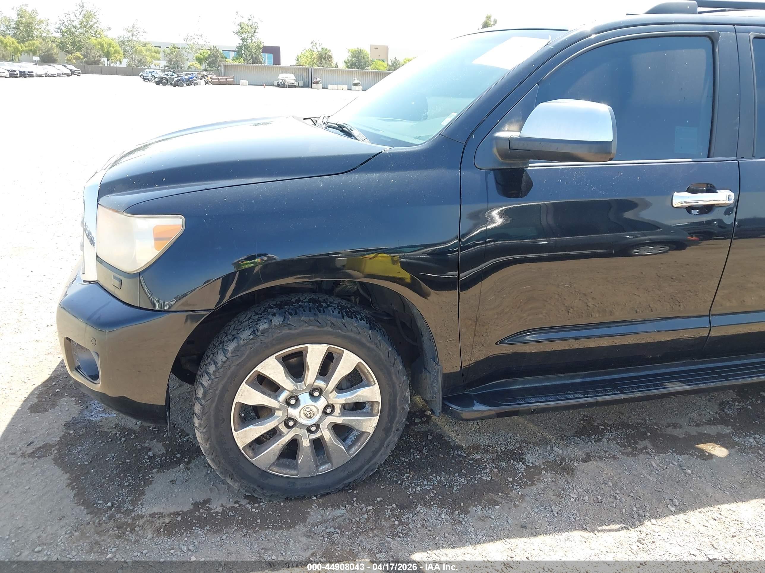 TOYOTA SEQUOIA image 6