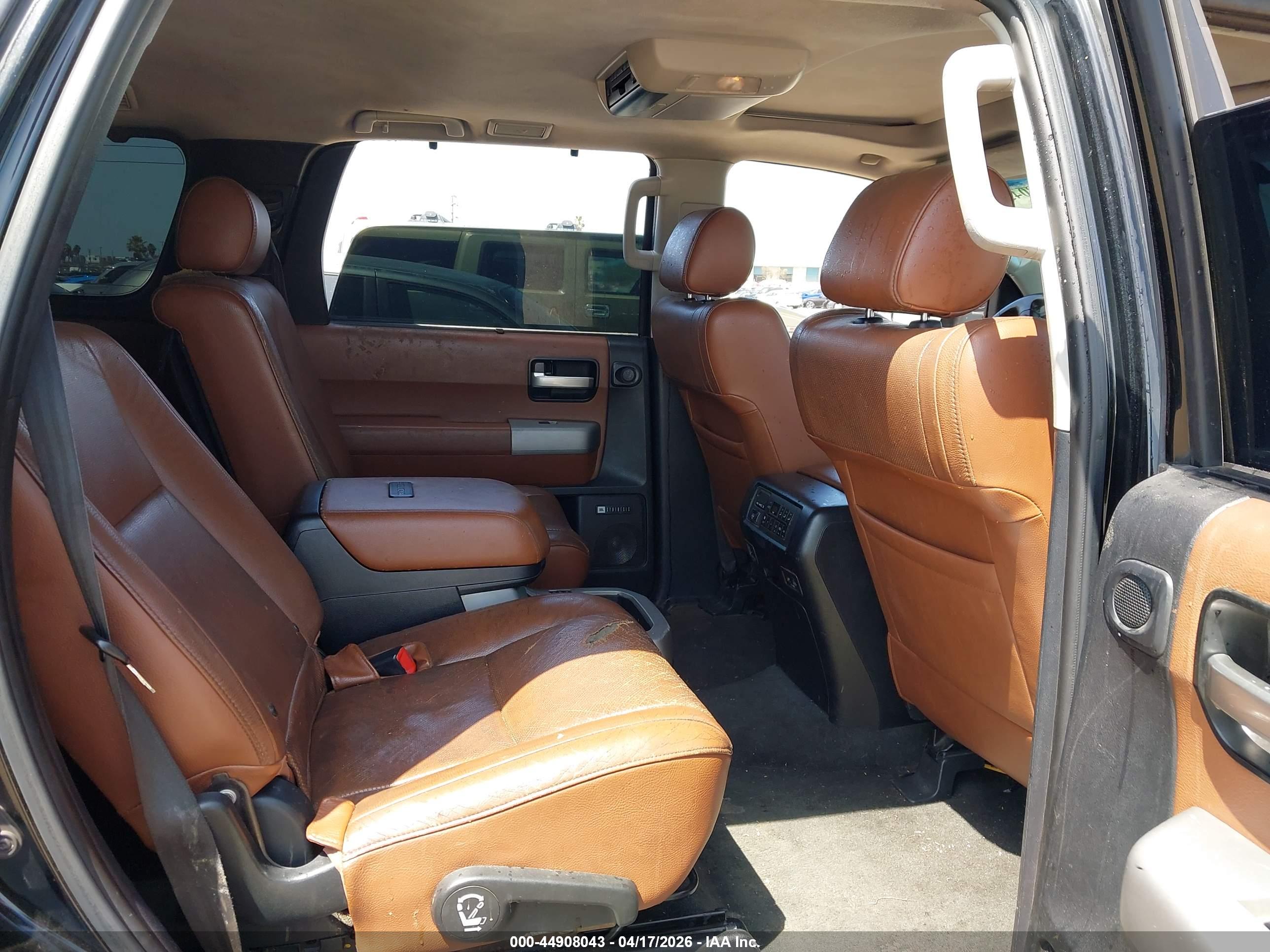 TOYOTA SEQUOIA image 8