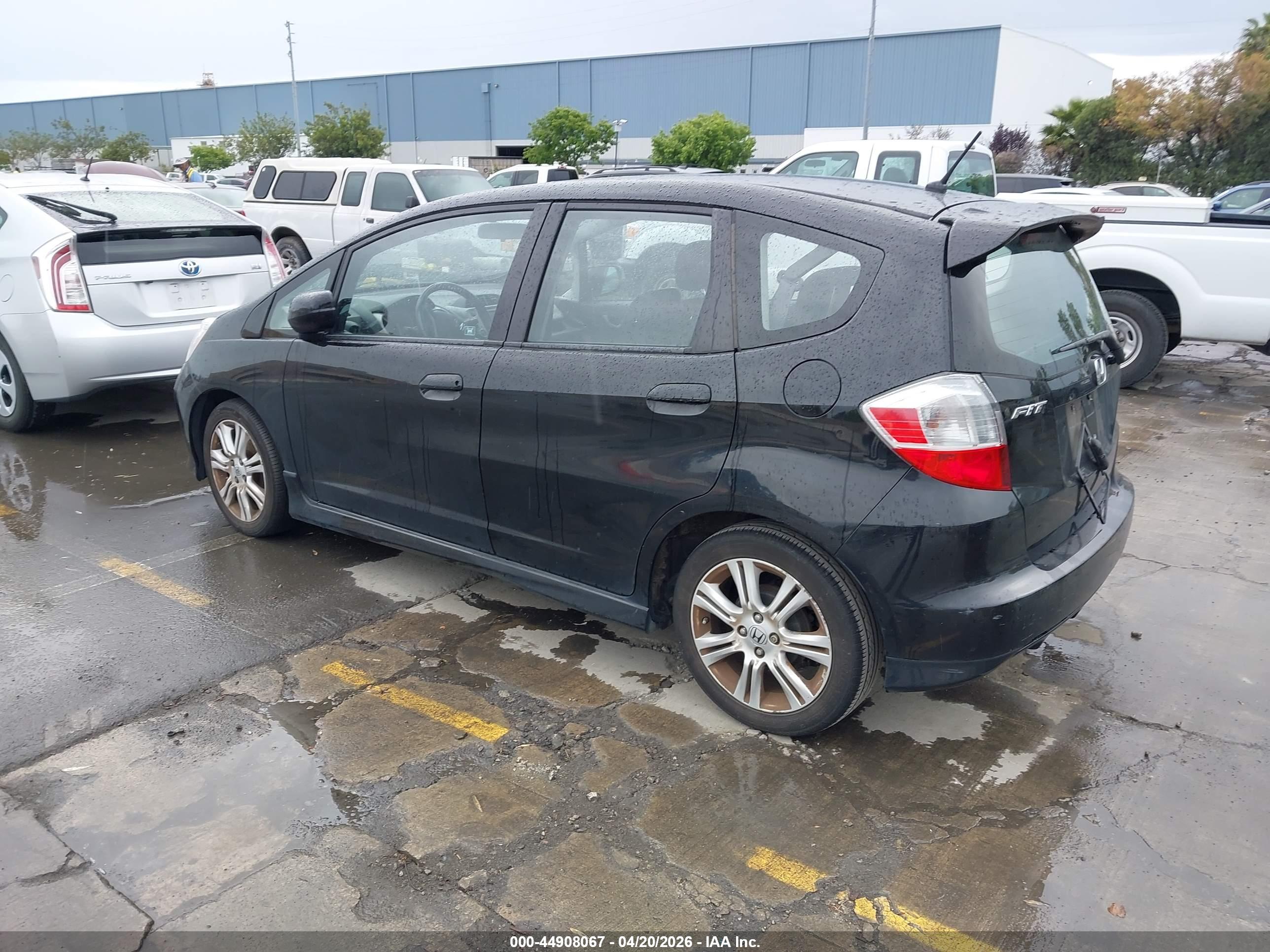 HONDA FIT image 3