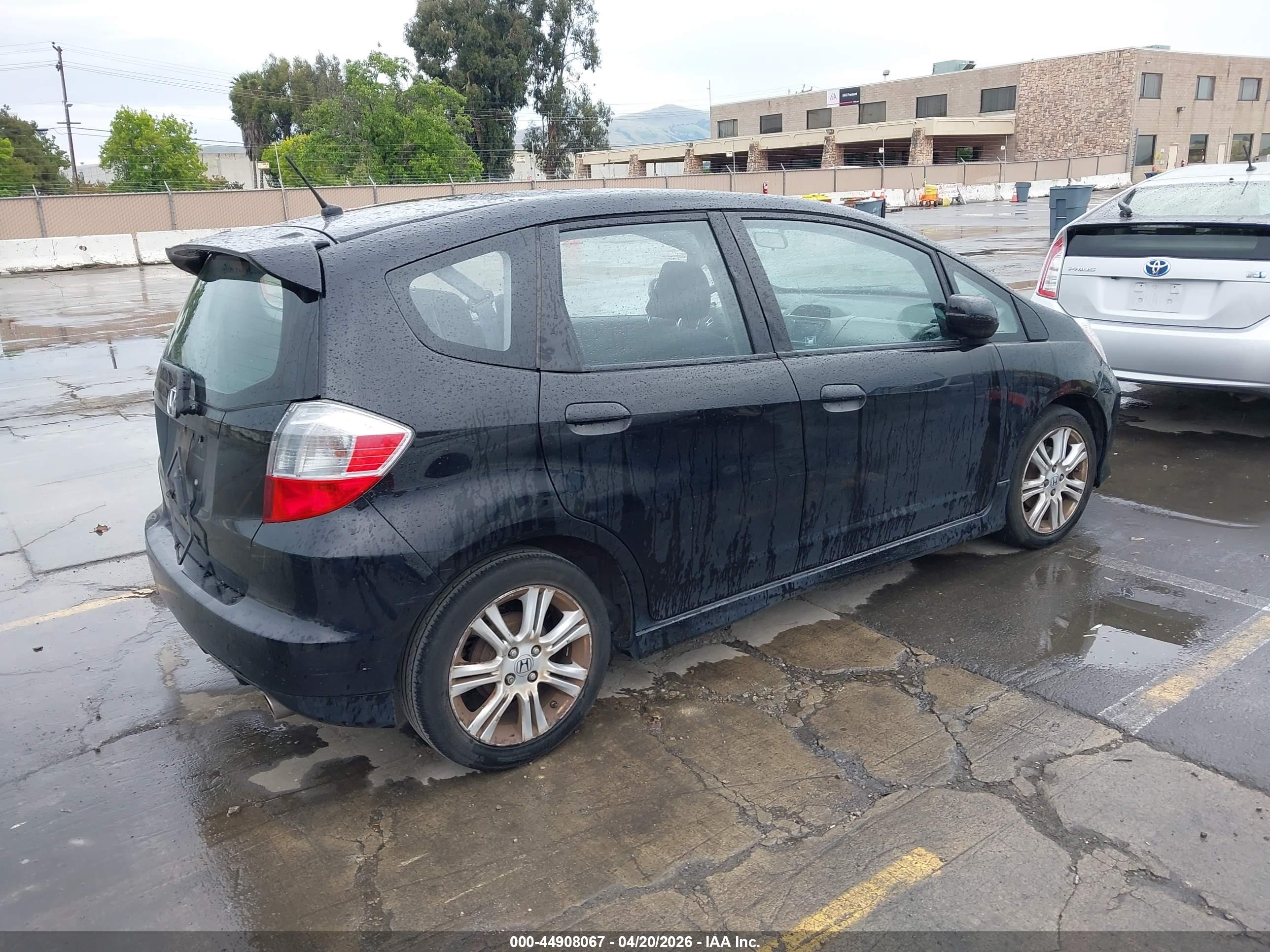 HONDA FIT image 4