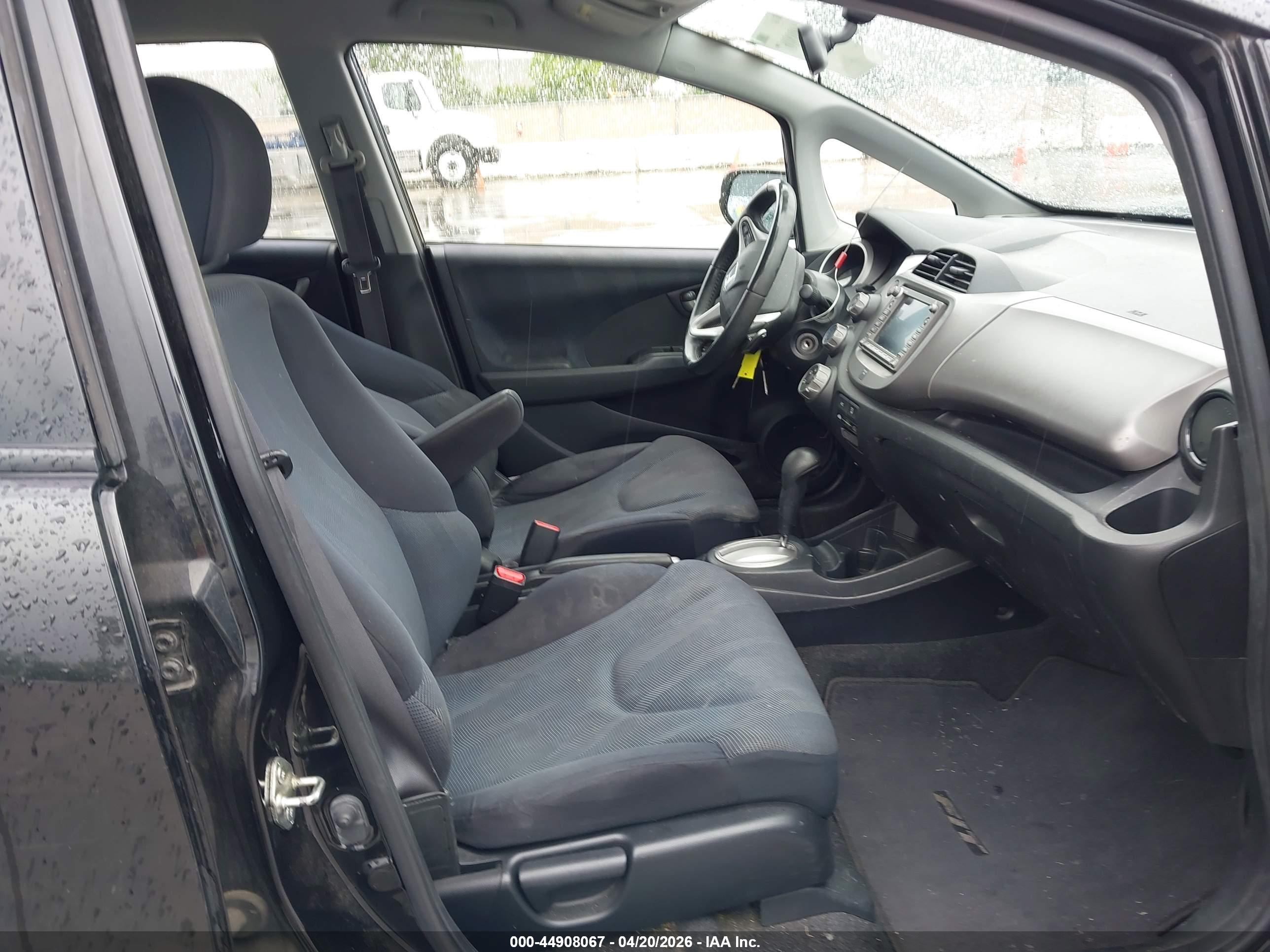 HONDA FIT image 5