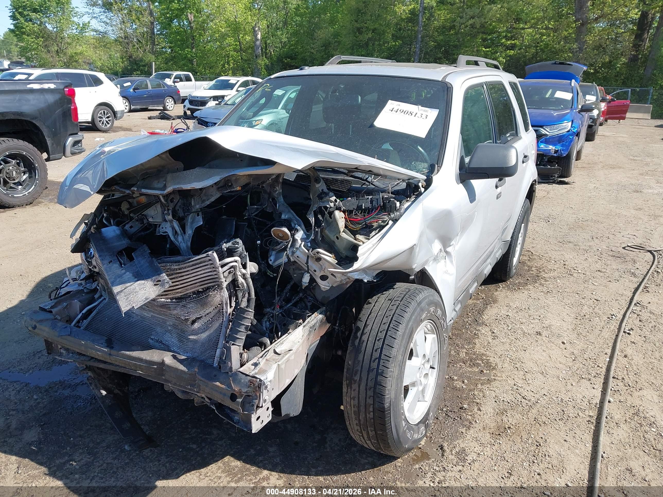 FORD ESCAPE image 2