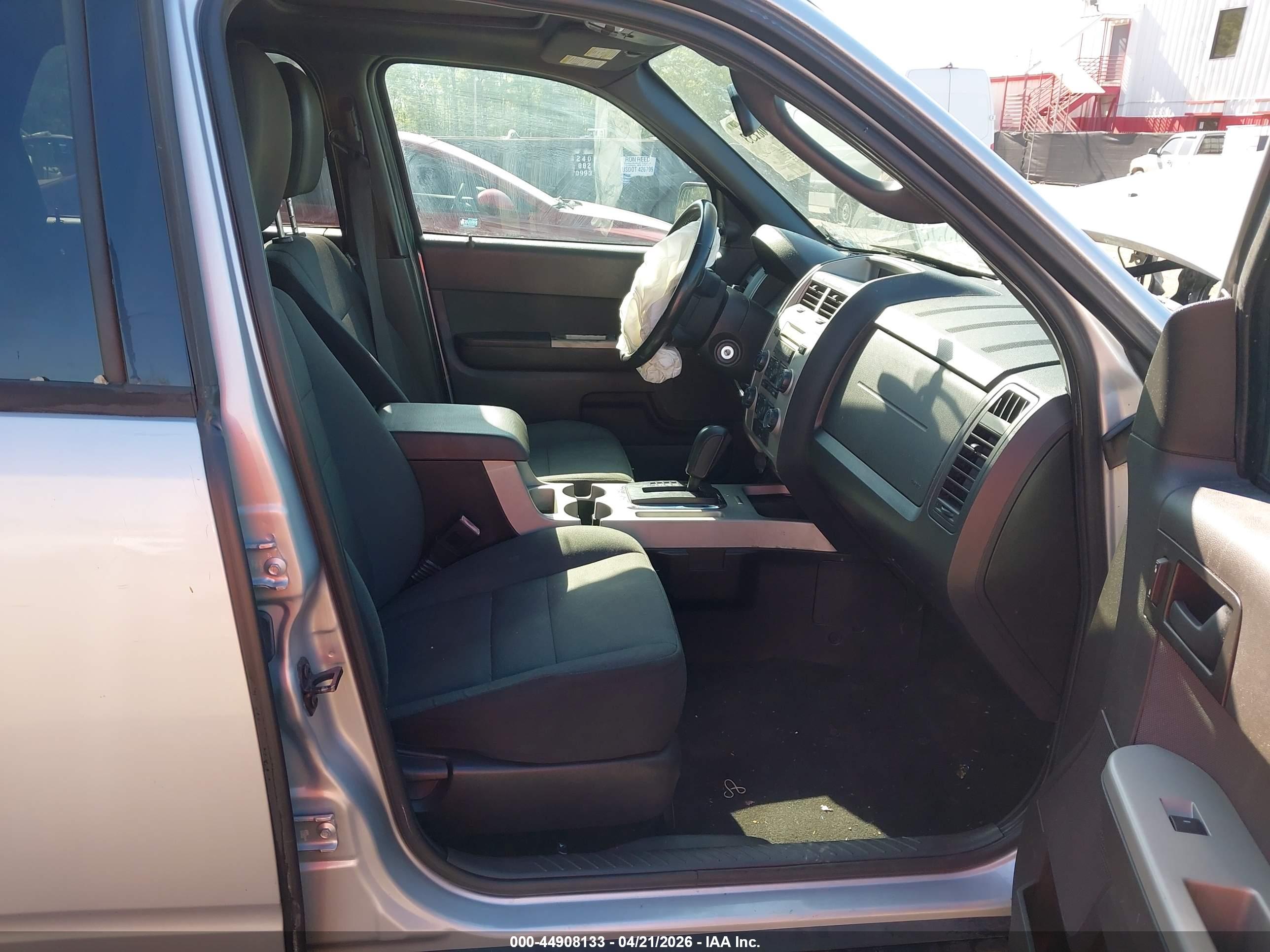 FORD ESCAPE image 5