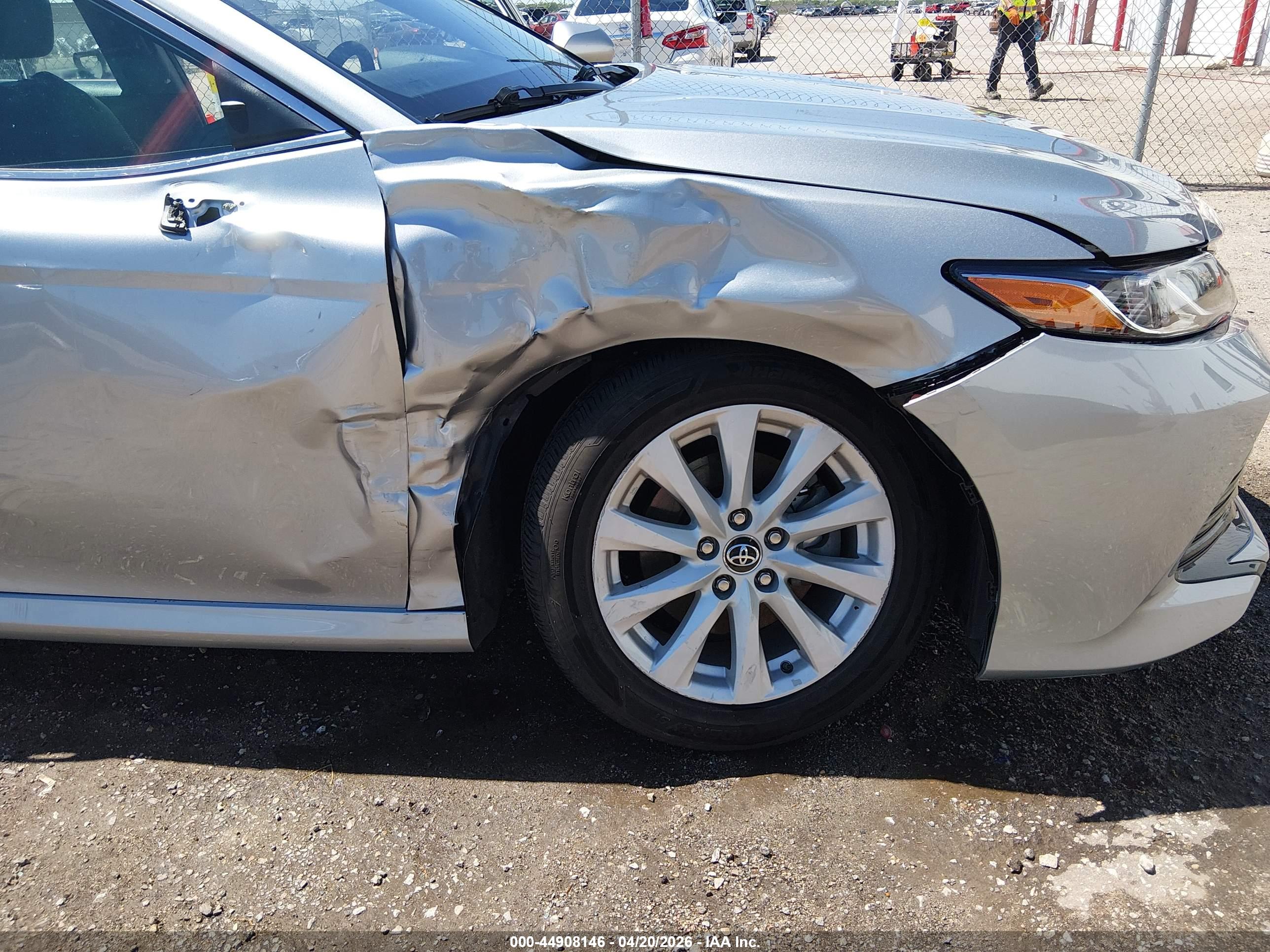 TOYOTA CAMRY image 6