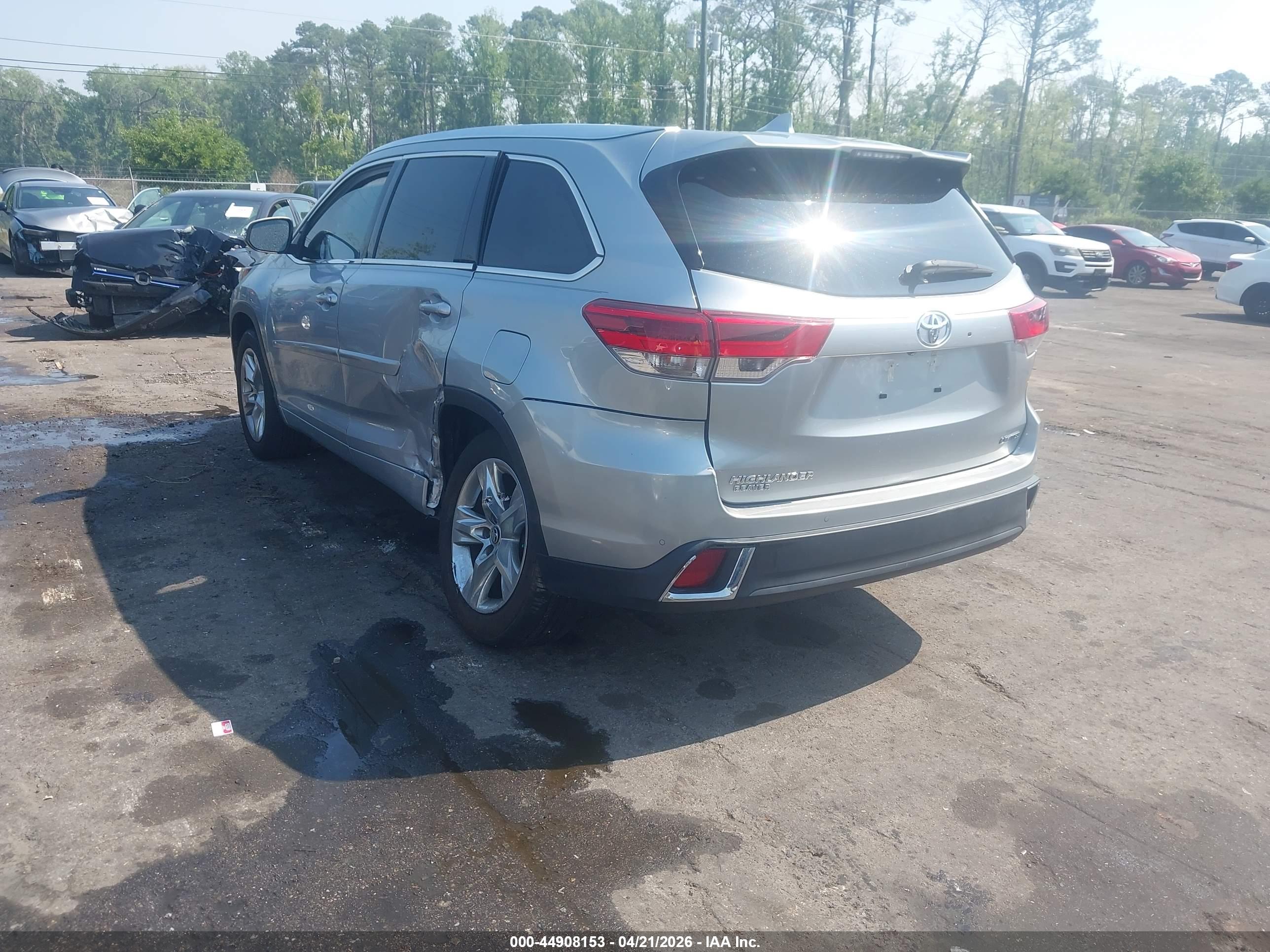 TOYOTA HIGHLANDER image 3